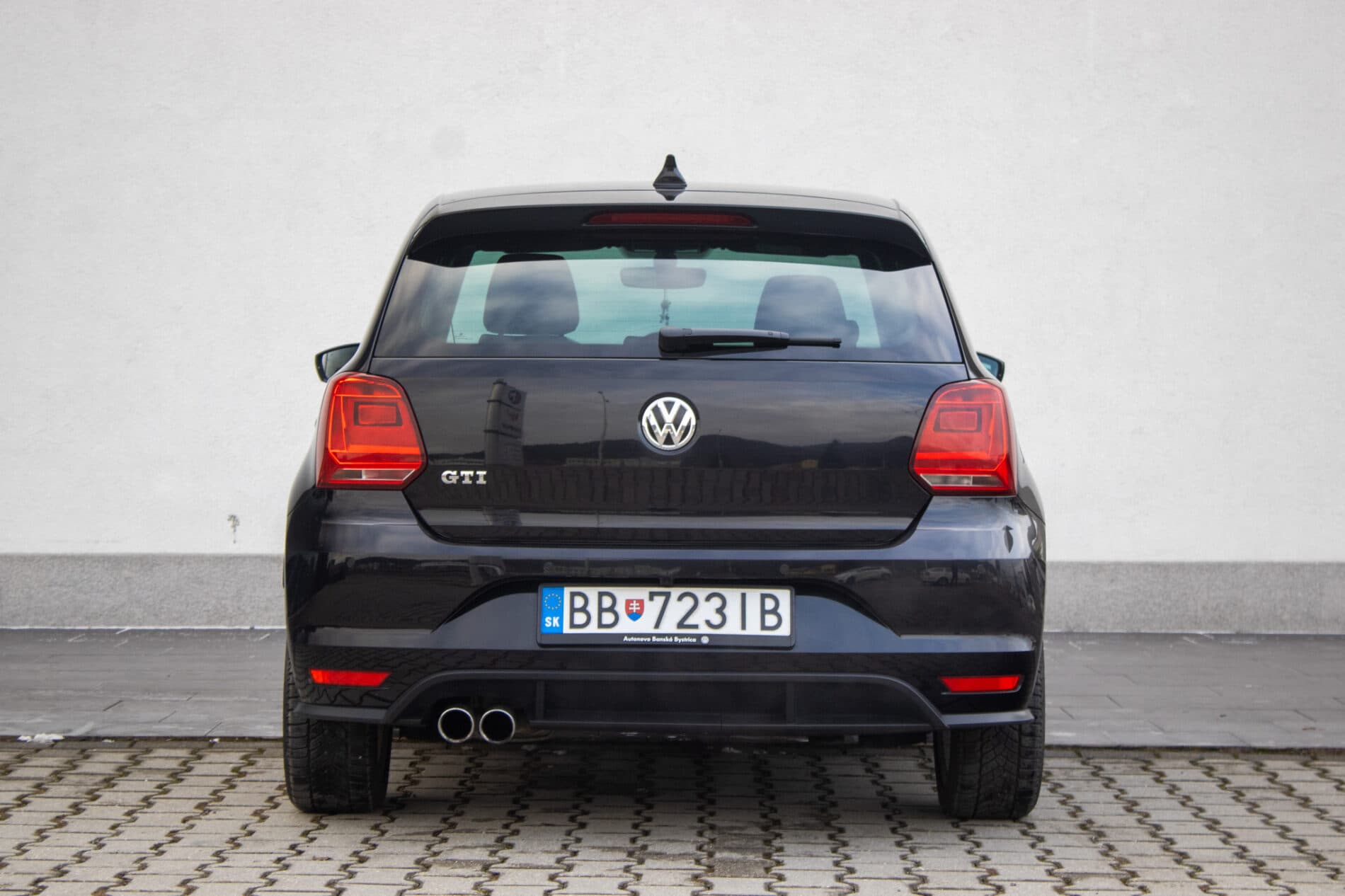 2016 Volkswagen Polo GTI, čierna hatchback, 49 625 km