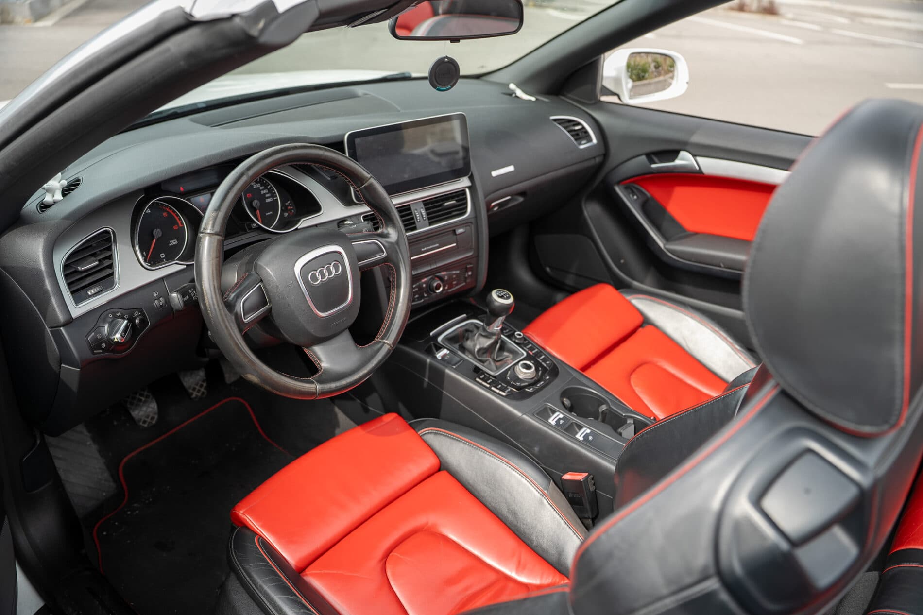 2010 AUDI A5, biela kabriolet, 357 143 km