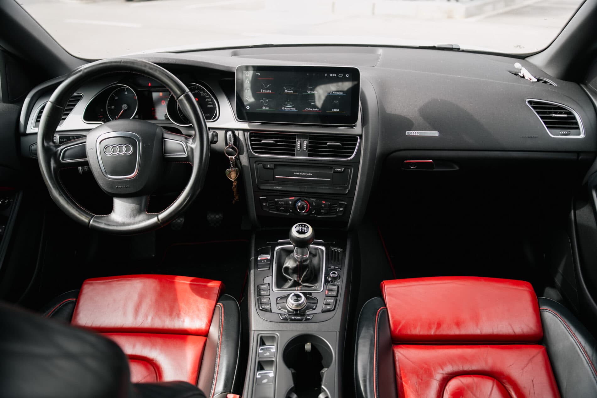 2010 AUDI A5, biela kabriolet, 357 143 km