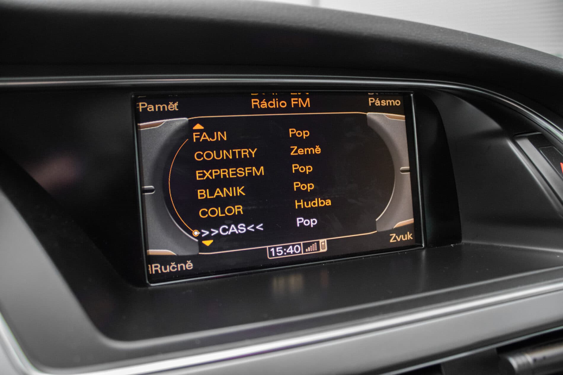 2011 AUDI S5, biela sedan, 193 834 km