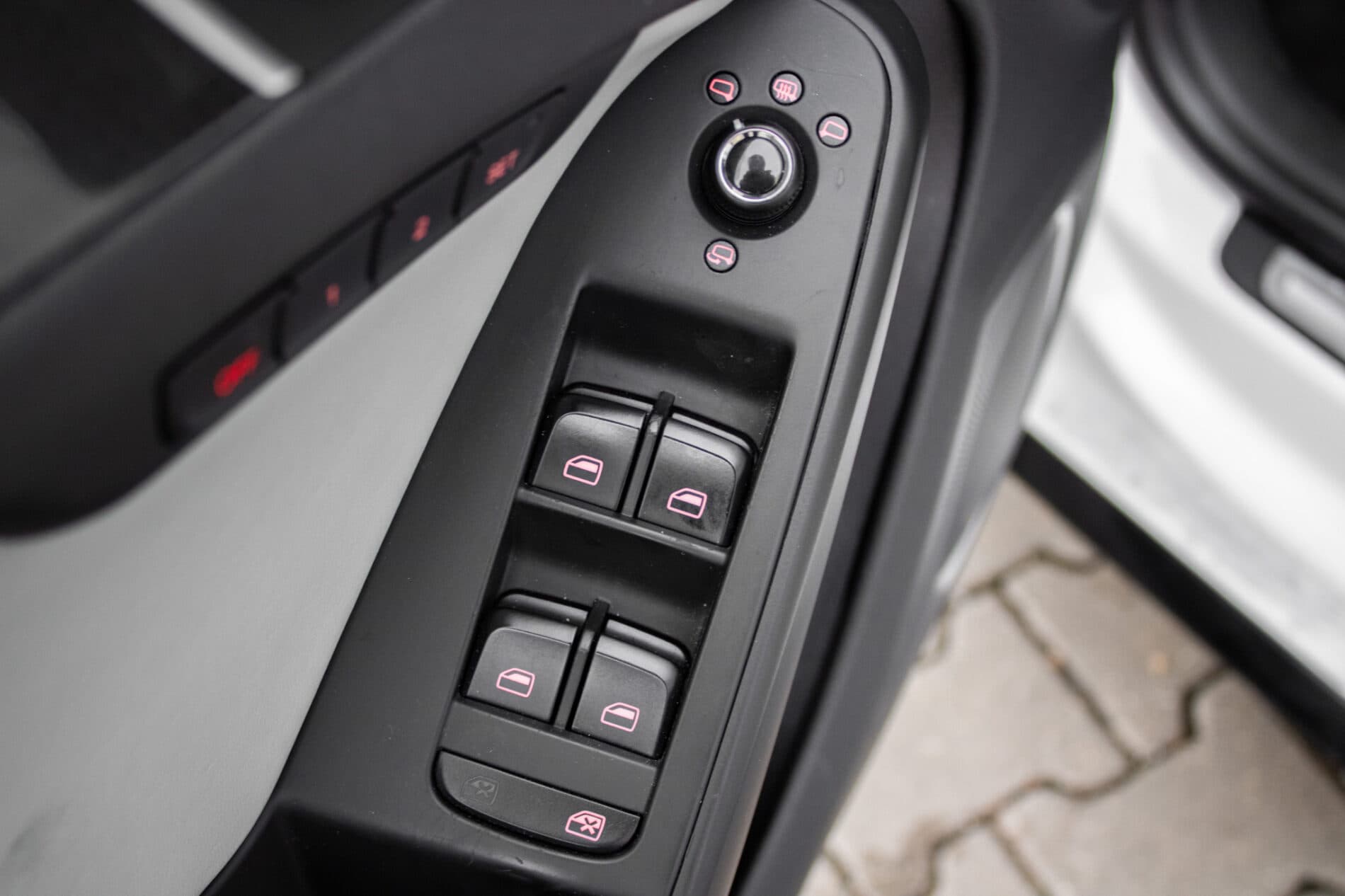 2011 AUDI S5, biela sedan, 193 834 km