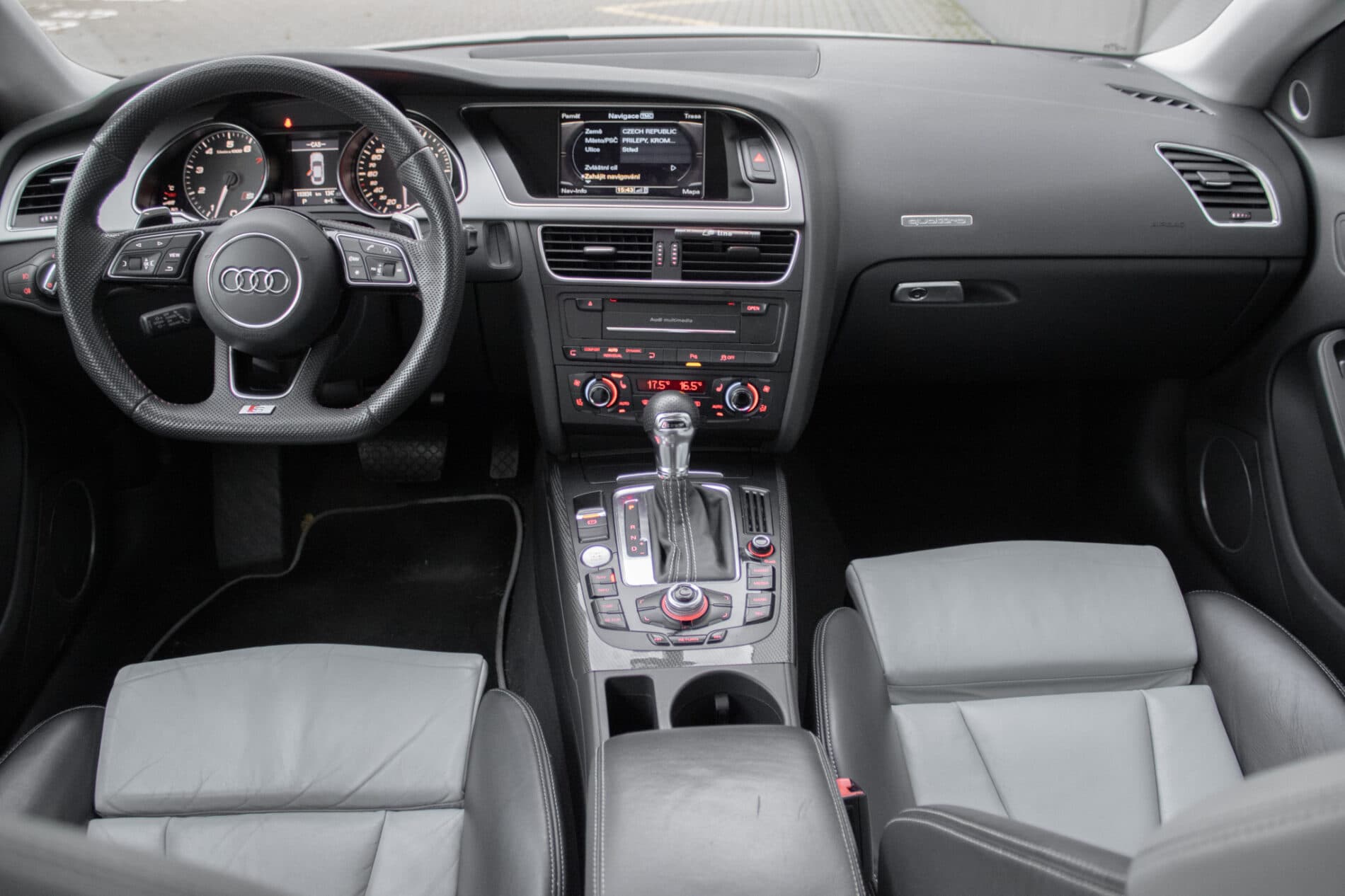 2011 AUDI S5, biela sedan, 193 834 km