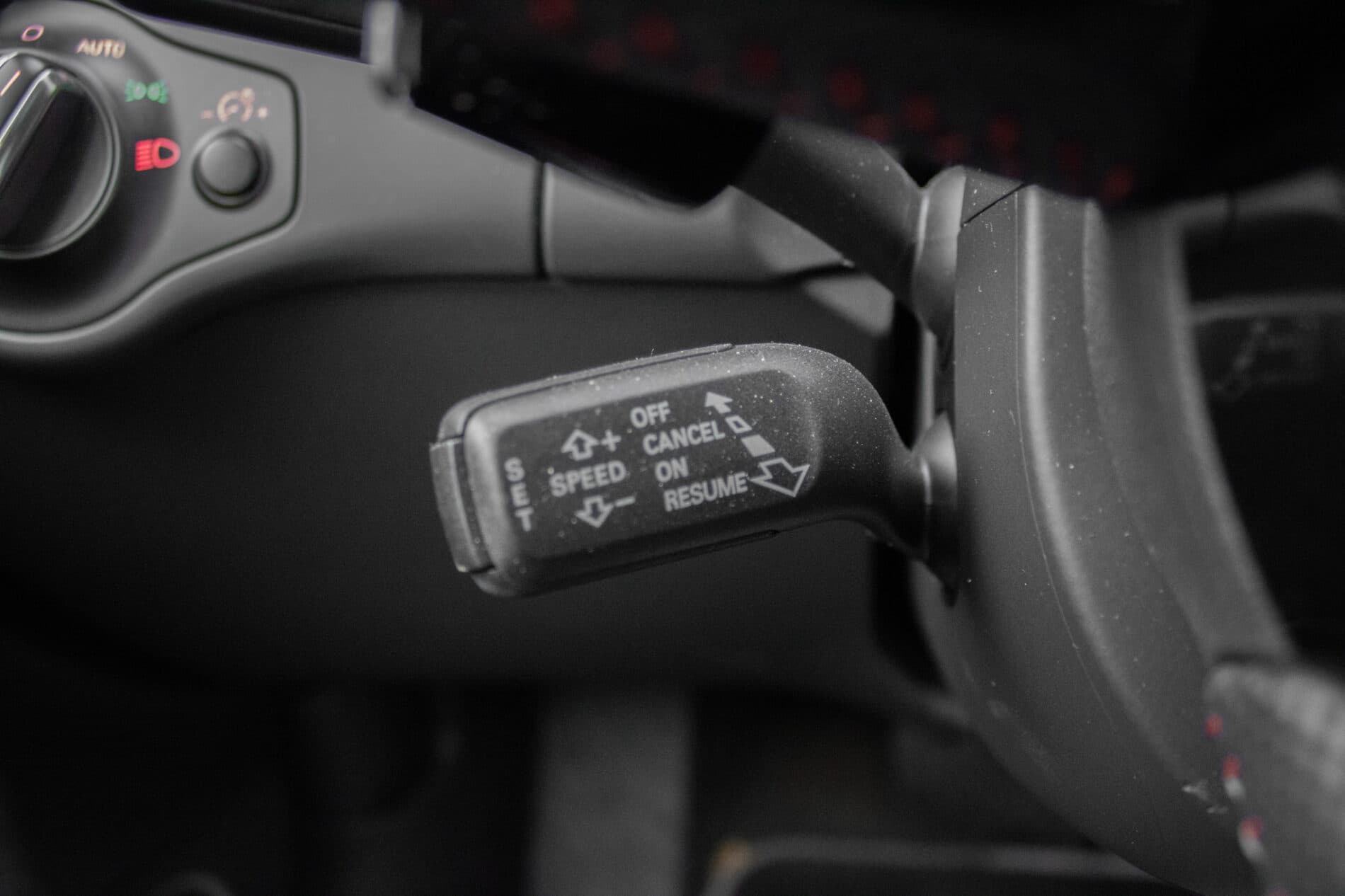 2011 AUDI S5, biela sedan, 193 834 km