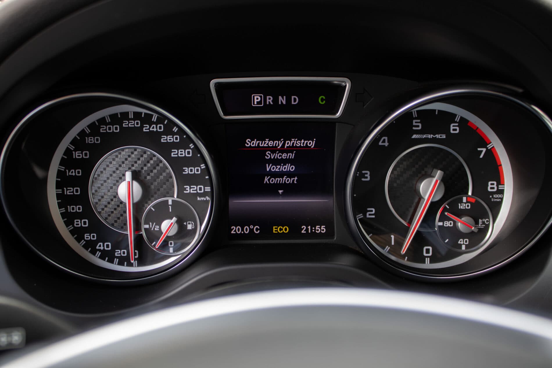 2014 Mercedes-Benz CLA 45 AMG, čierna kupé, 135 120 km