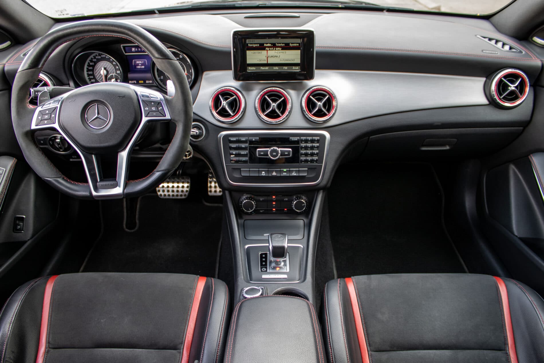 2014 Mercedes-Benz CLA 45 AMG, čierna kupé, 135 120 km
