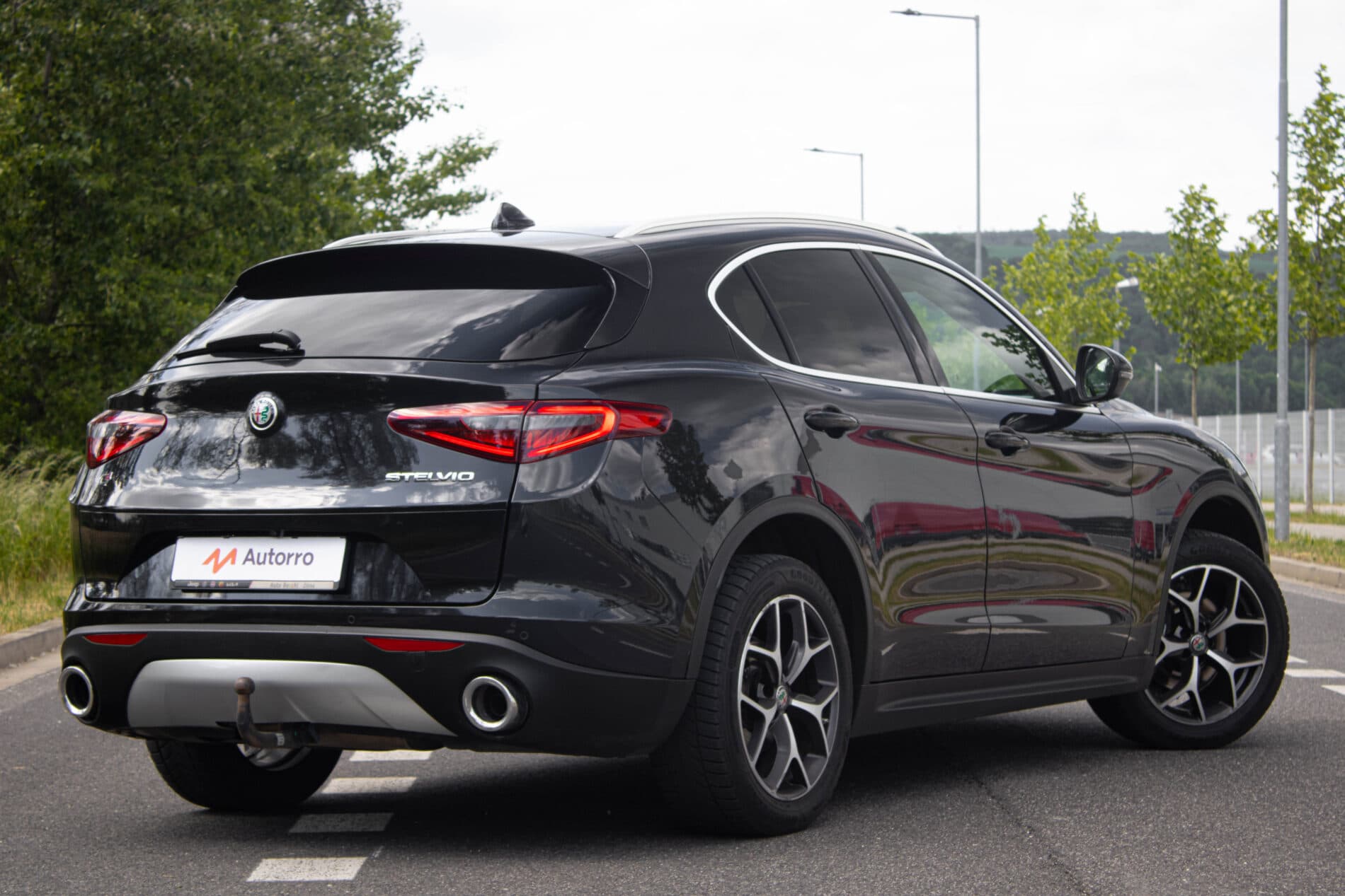 2018 Alfa Romeo Stelvio, čierna suv, 239 300 km