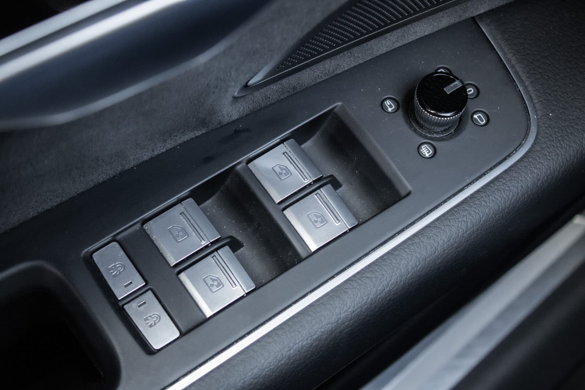 2023 AUDI A8, čierna sedan, 45 533 km