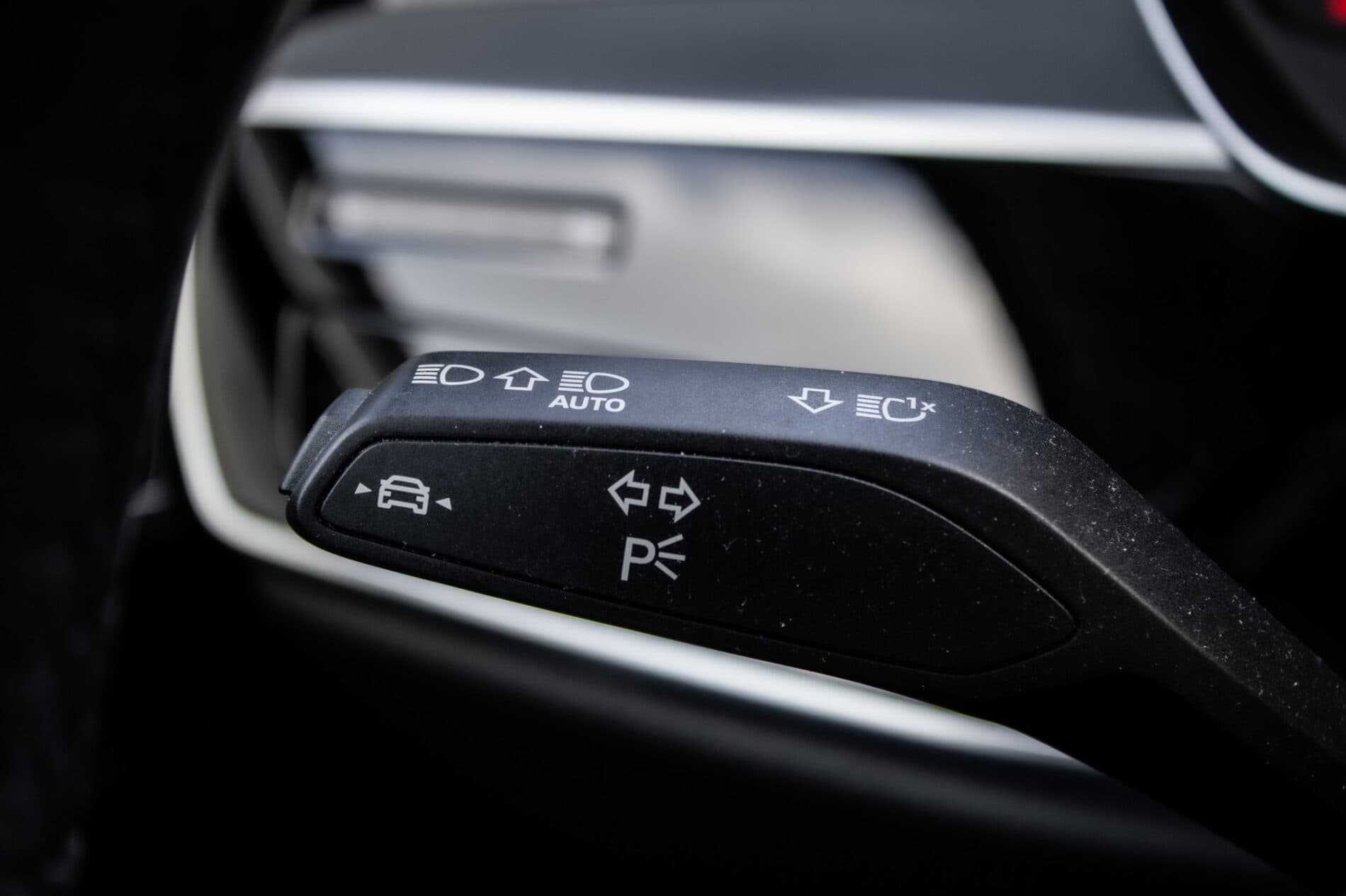 2023 AUDI A8, čierna sedan, 45 533 km