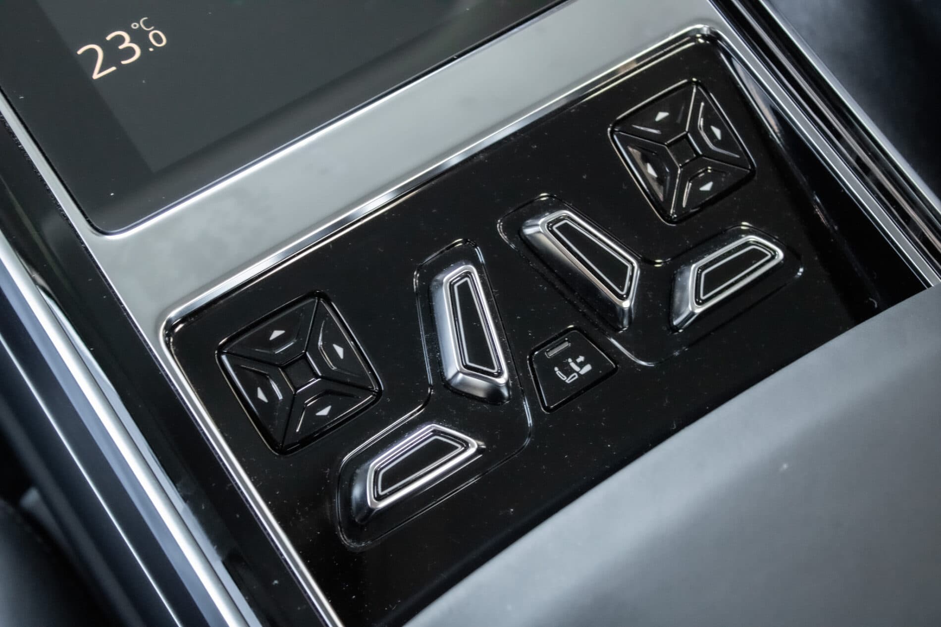 2023 AUDI A8, čierna sedan, 45 533 km