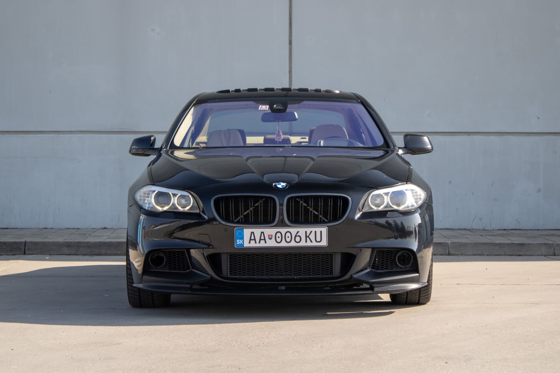 2013 BMW 530d, čierna sedan, 303 000 km