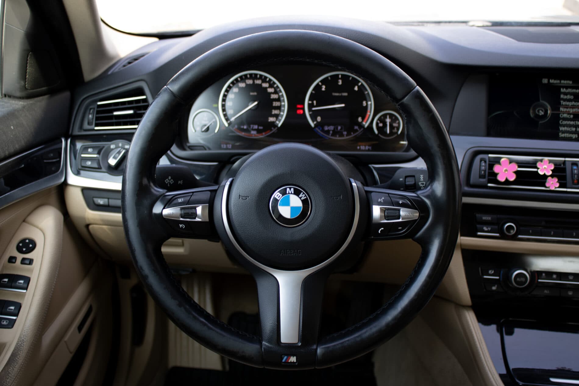2013 BMW 530d, čierna sedan, 303 000 km