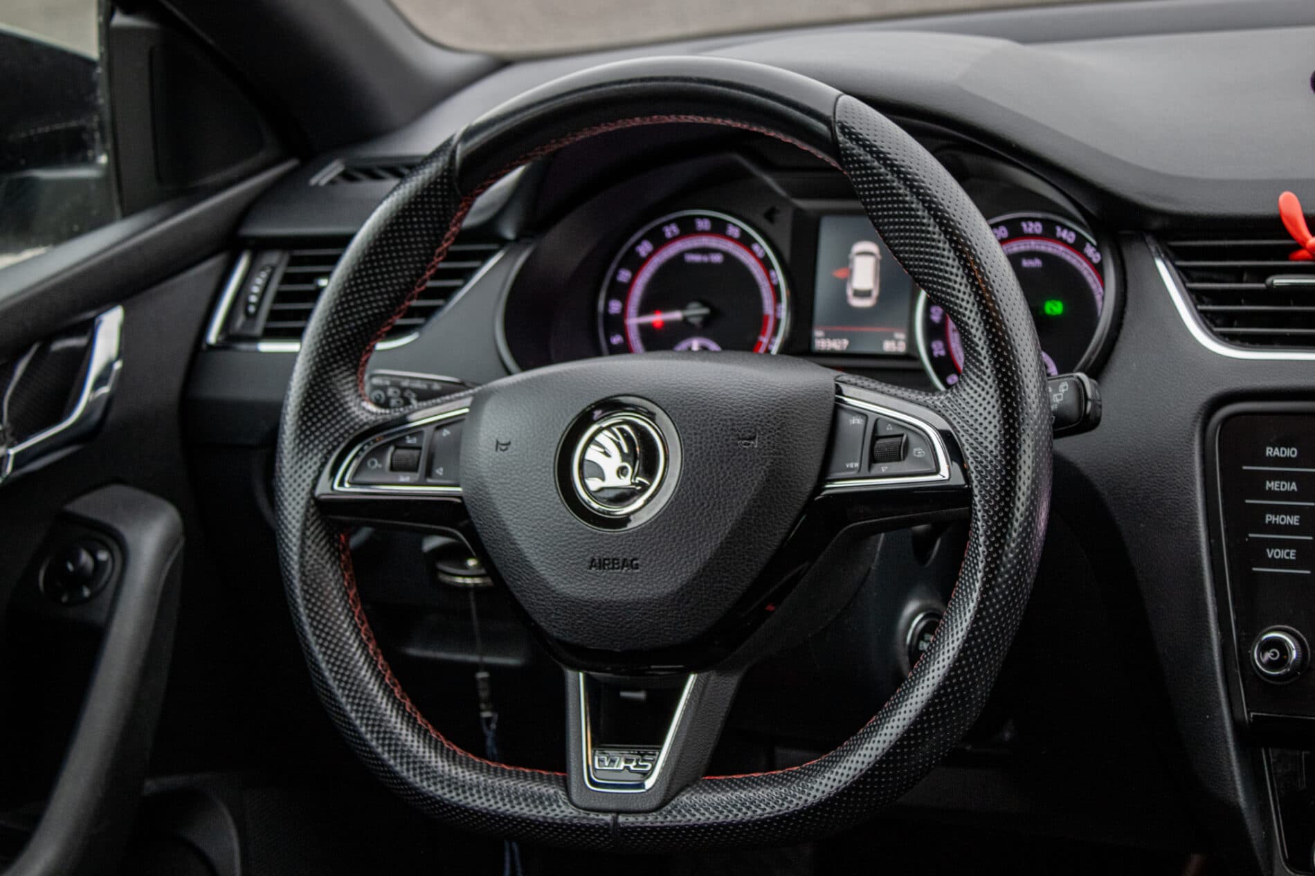 2019 Skoda Octavia RS, sivá kombi, 193 427 km