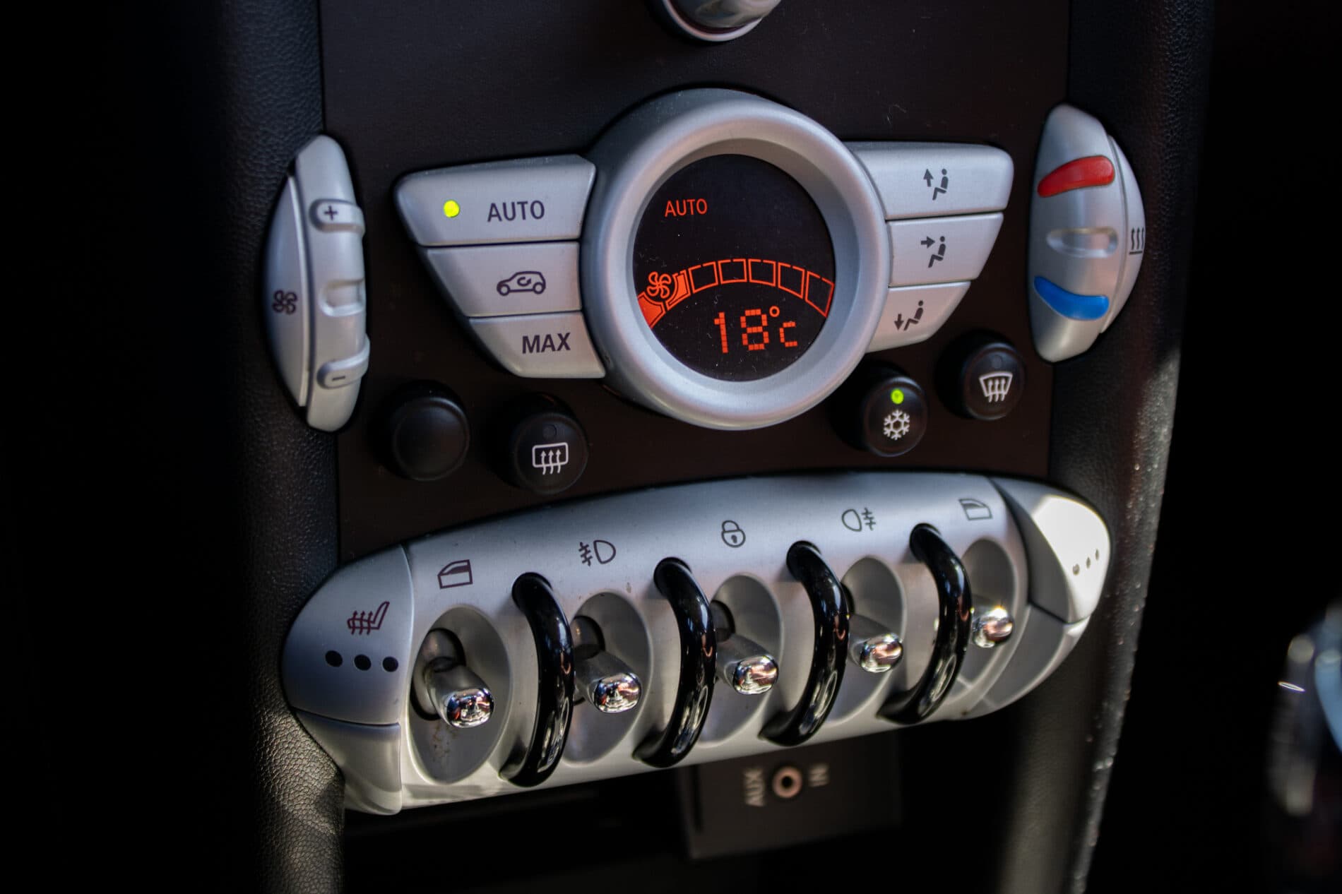 2009 MINI Cooper S, biela hatchback, 158 491 km