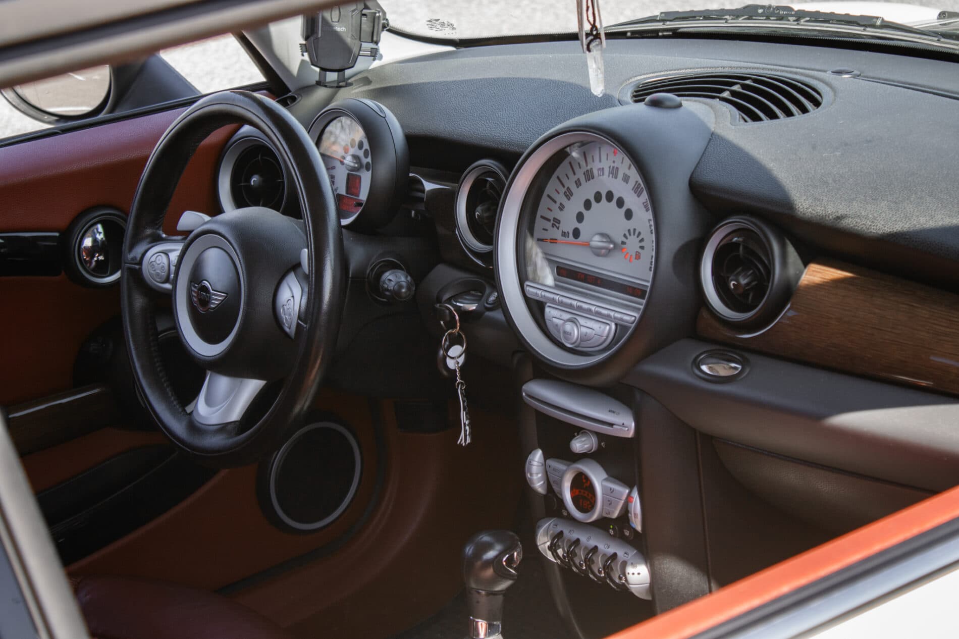 2009 MINI Cooper S, biela hatchback, 158 491 km