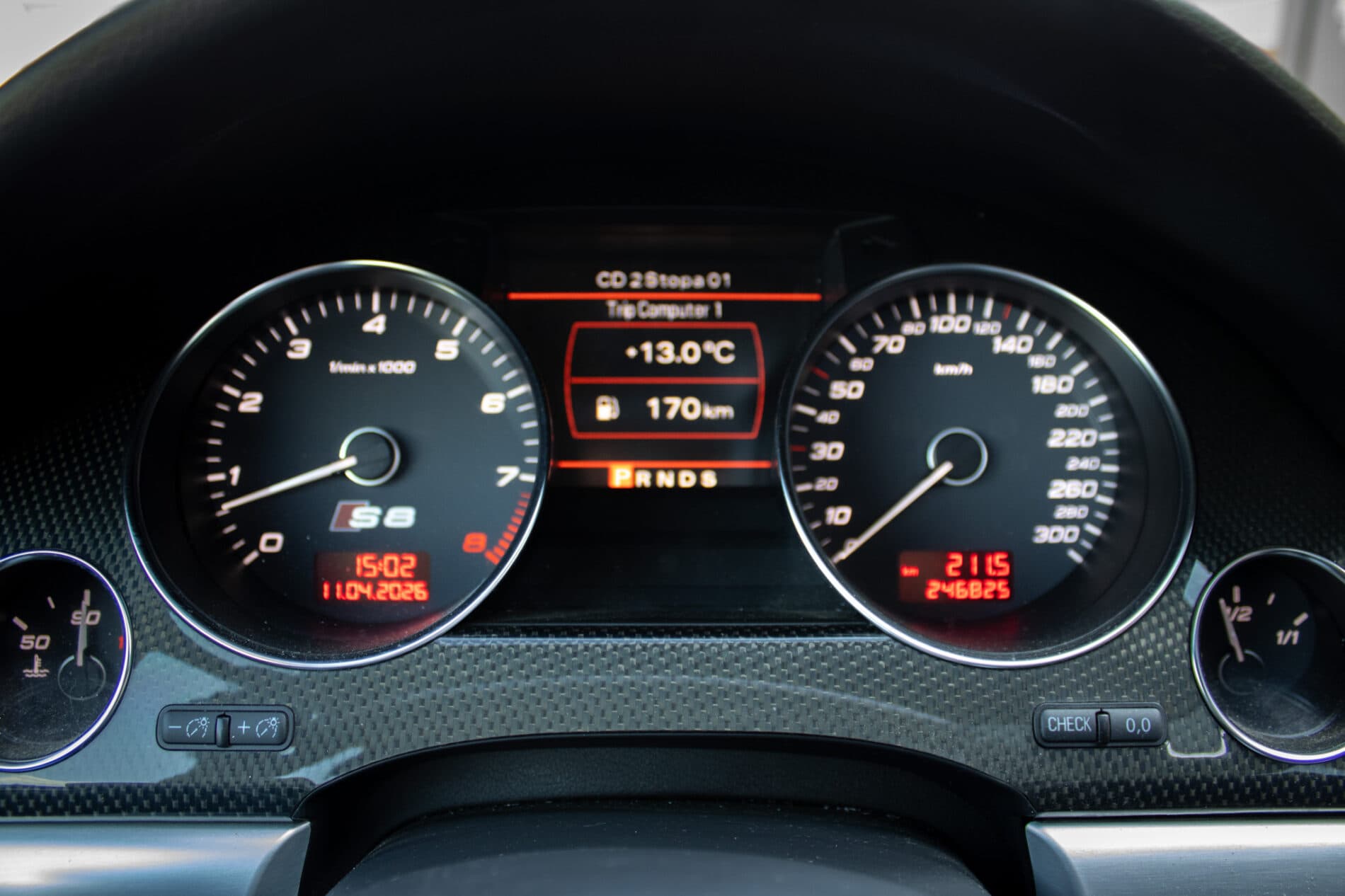 2008 AUDI S8, biela sedan, 246 825 km