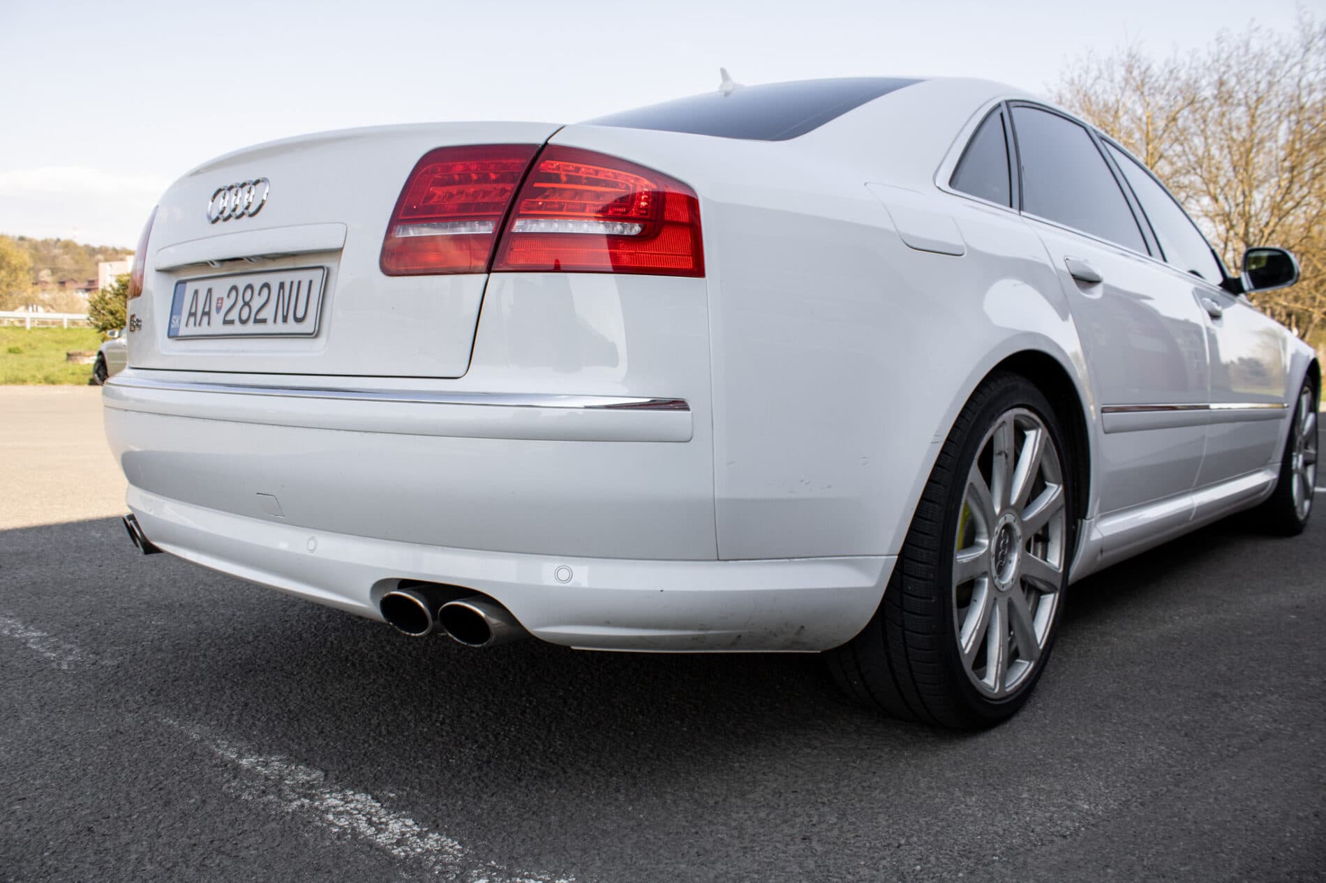 2008 AUDI S8, biela sedan, 246 825 km