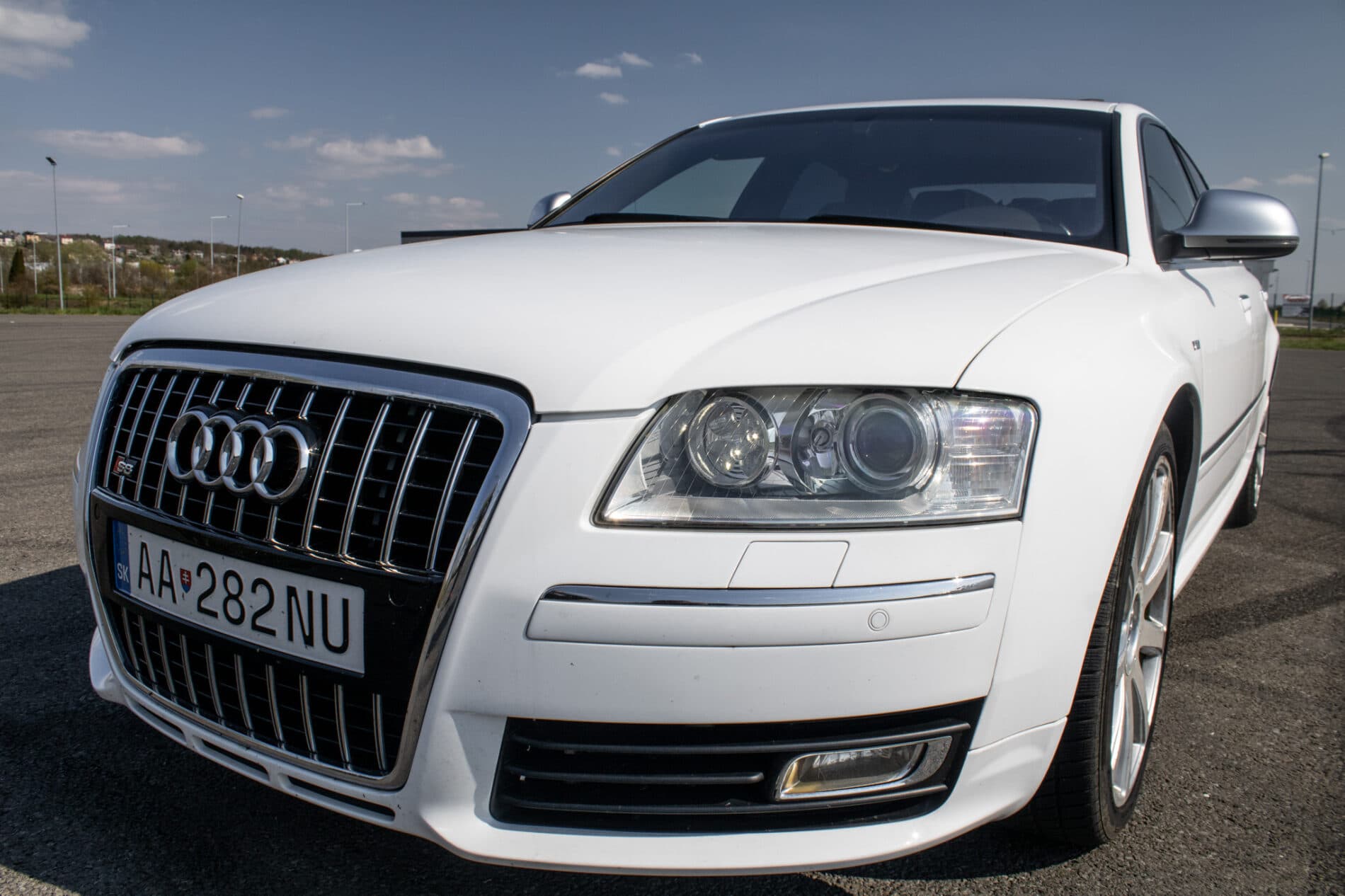 2008 AUDI S8, biela sedan, 246 825 km