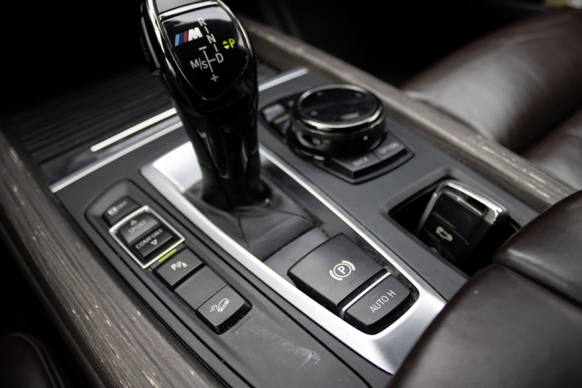 2014 BMW X5 M50d, sivá suv, 219 746 km
