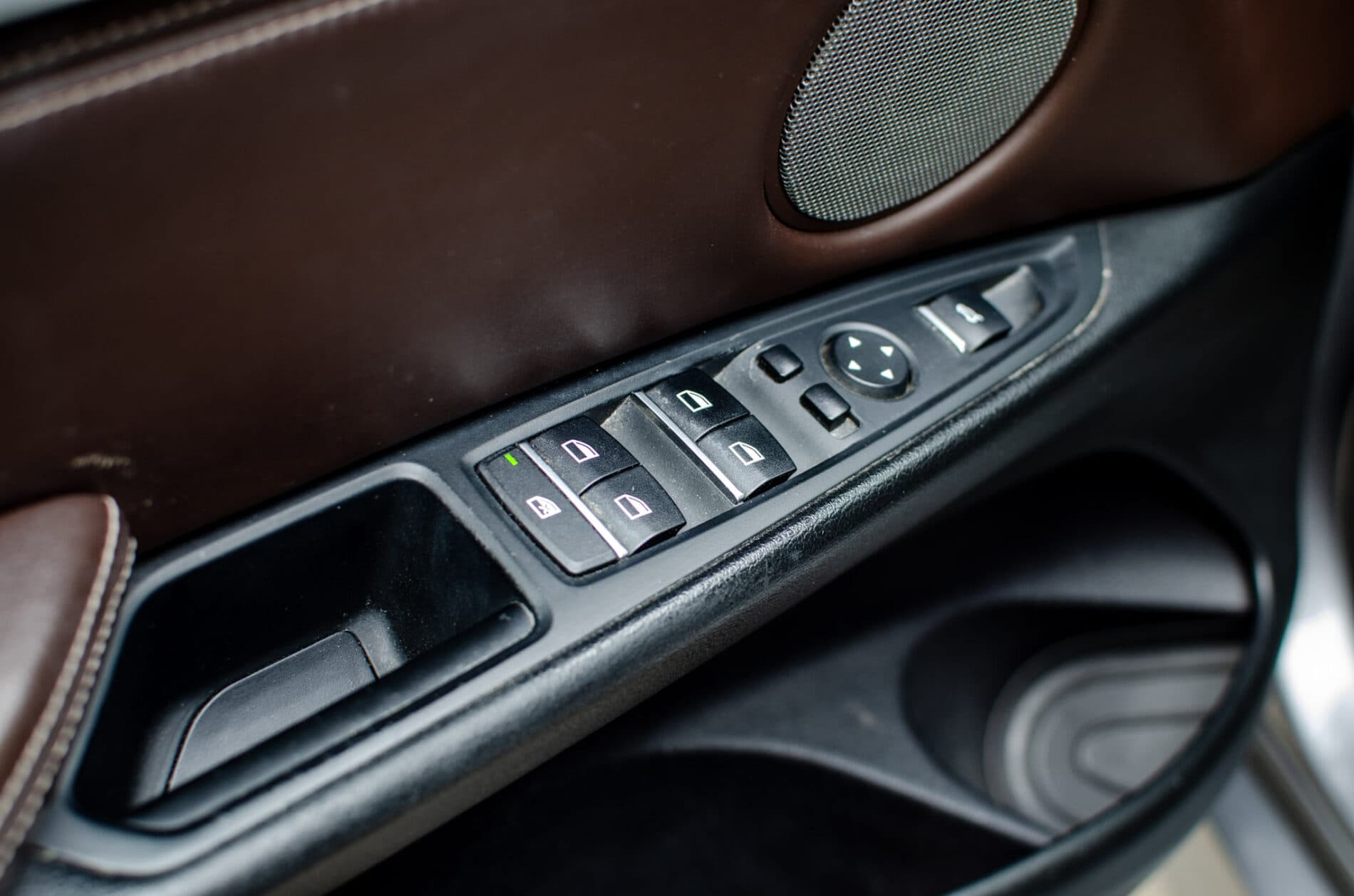 2014 BMW X5 M50d, sivá suv, 219 746 km