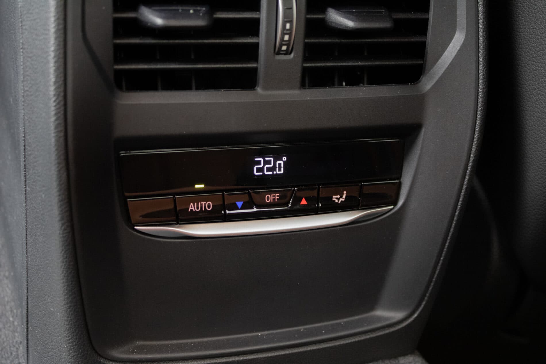 2023 BMW M4, sivá kupé, 9 194 km
