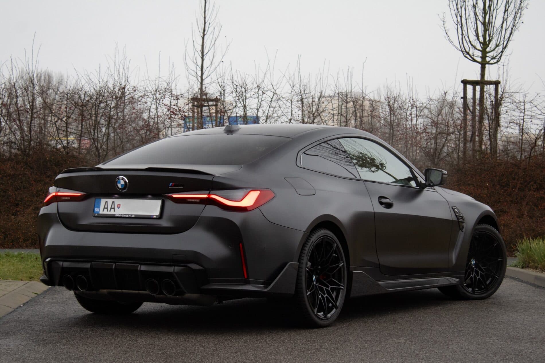 2023 BMW M4, sivá kupé, 9 194 km