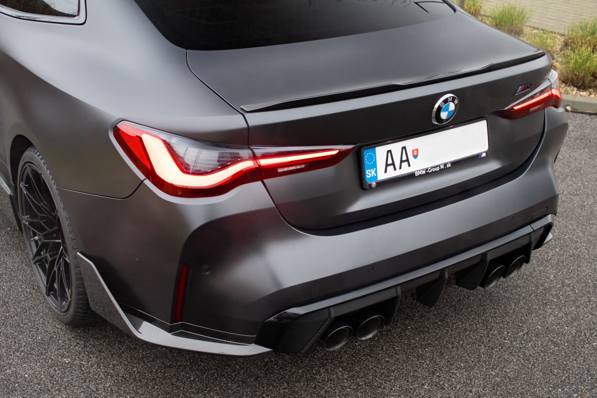 2023 BMW M4, sivá kupé, 9 194 km