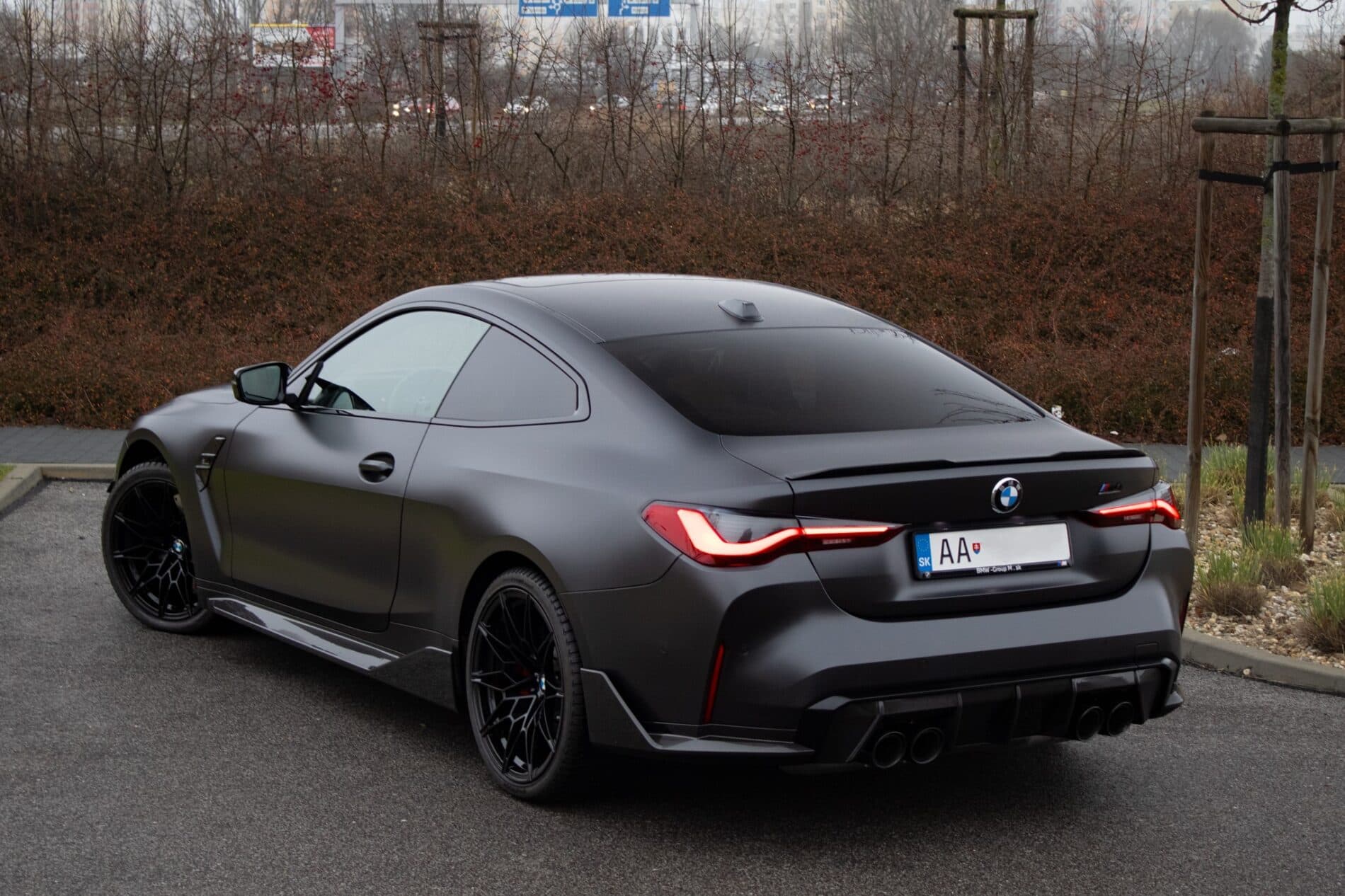 2023 BMW M4, sivá kupé, 9 194 km