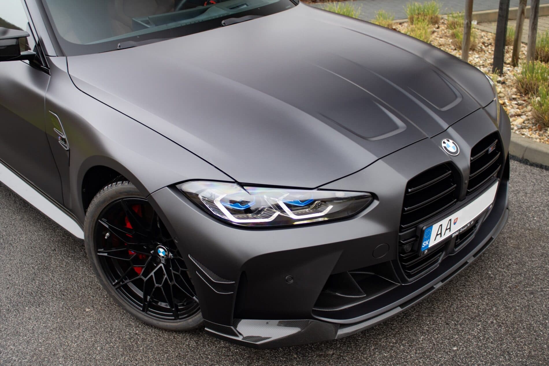 2023 BMW M4, sivá kupé, 9 194 km