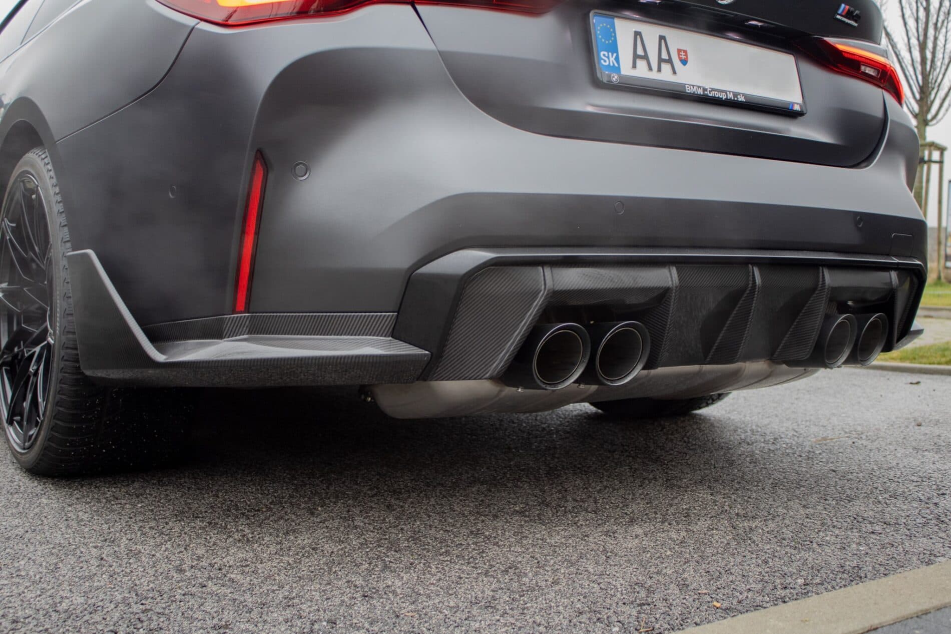2023 BMW M4, sivá kupé, 9 194 km