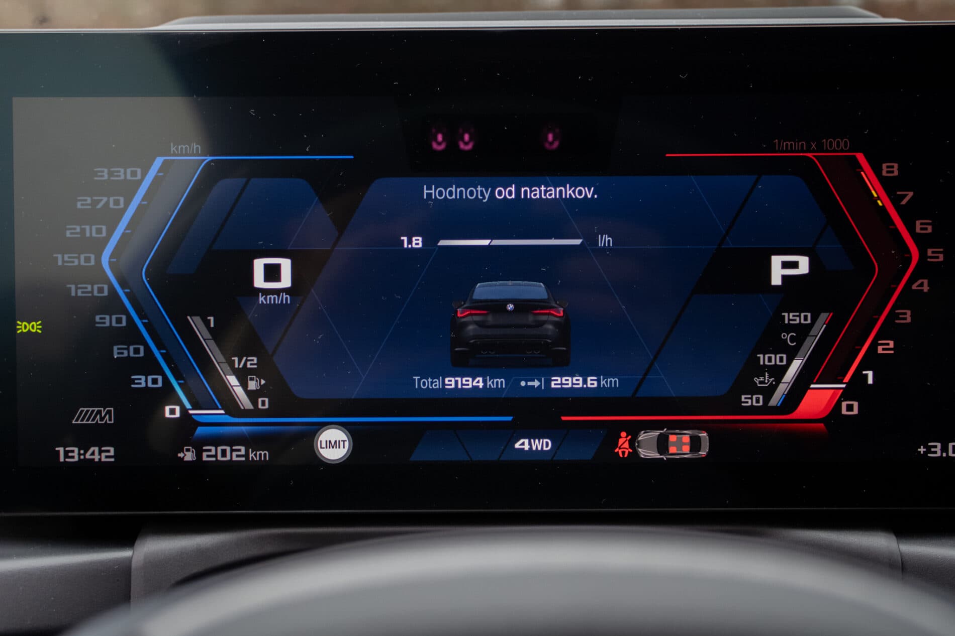 2023 BMW M4, sivá kupé, 9 194 km