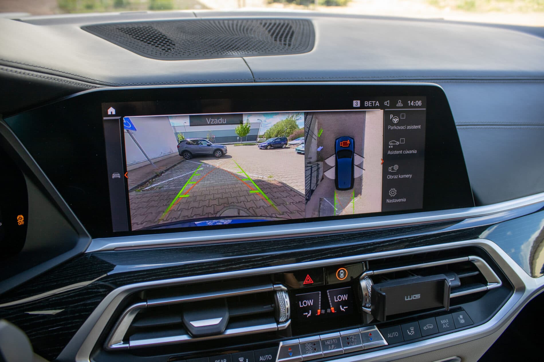 2021 BMW X7 M50i, modrá suv, 154 649 km