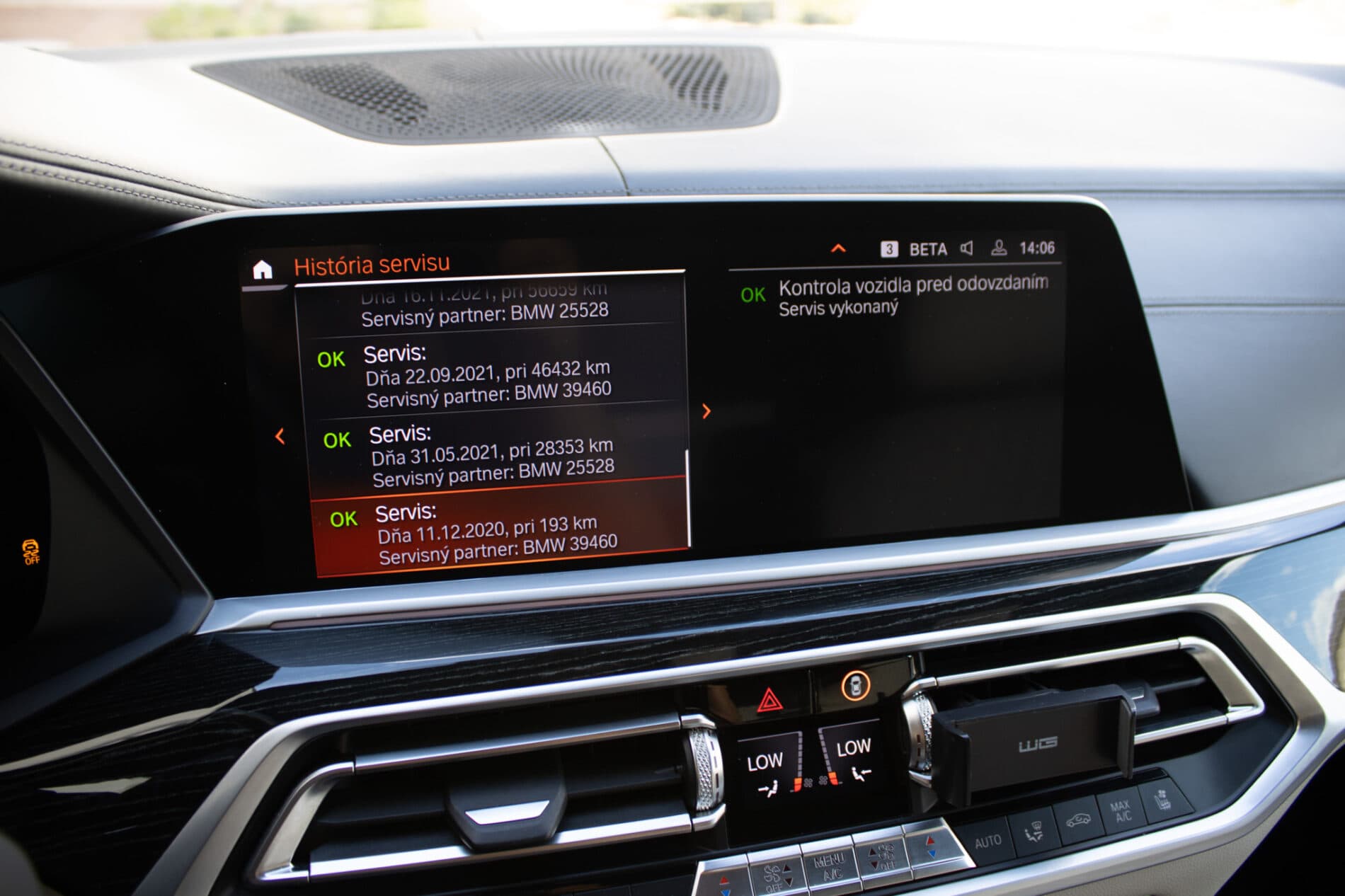 2021 BMW X7 M50i, modrá suv, 154 649 km