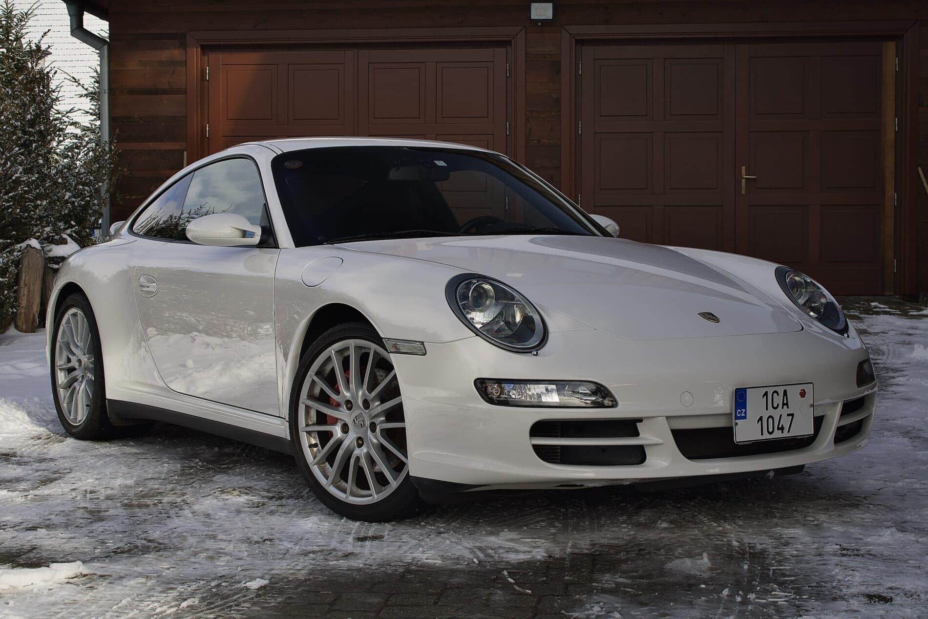 2008 Porsche 997 Carrera S, biela kupé, 83 929 km
