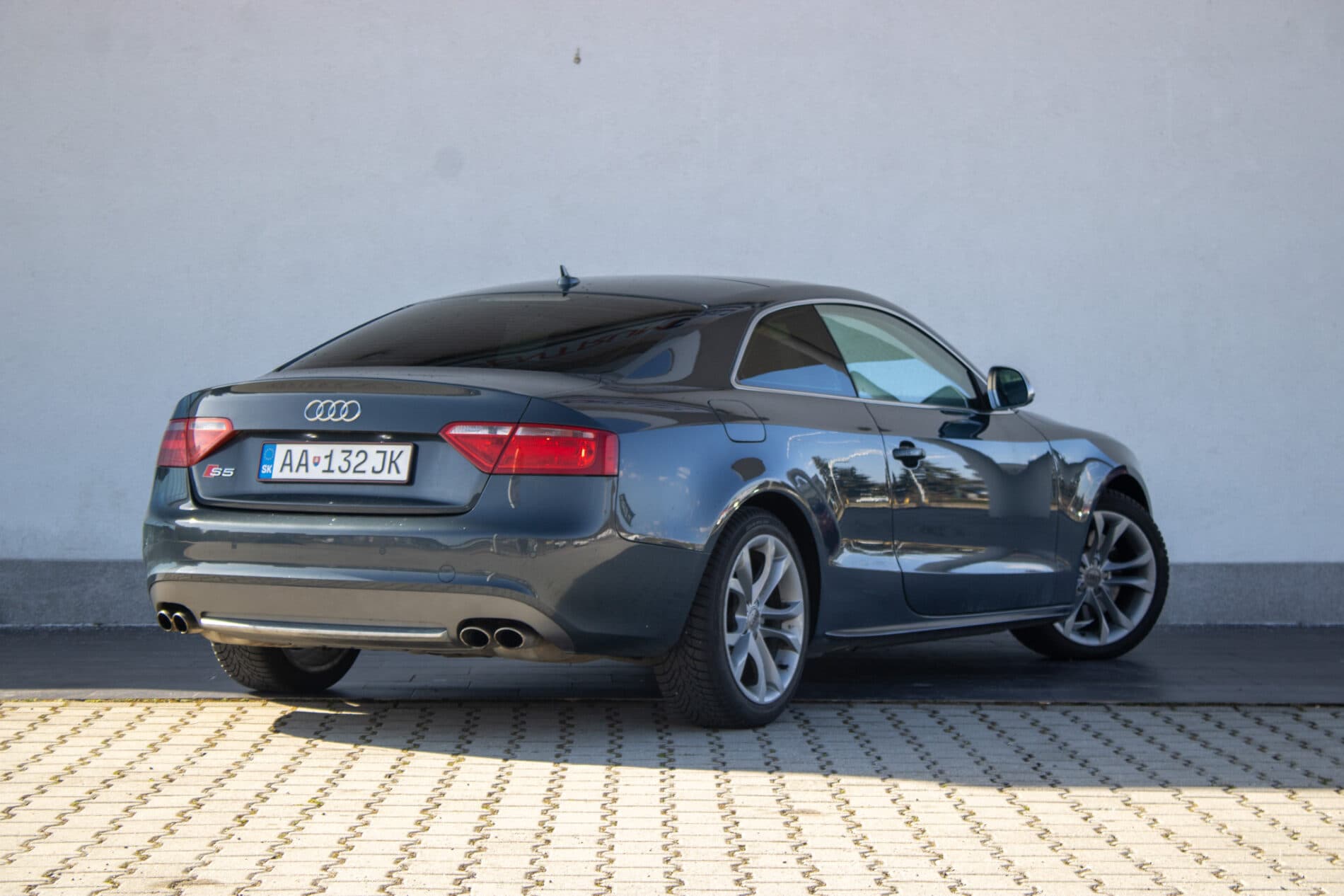 2008 AUDI S5, sivá kupé, 153 084 km