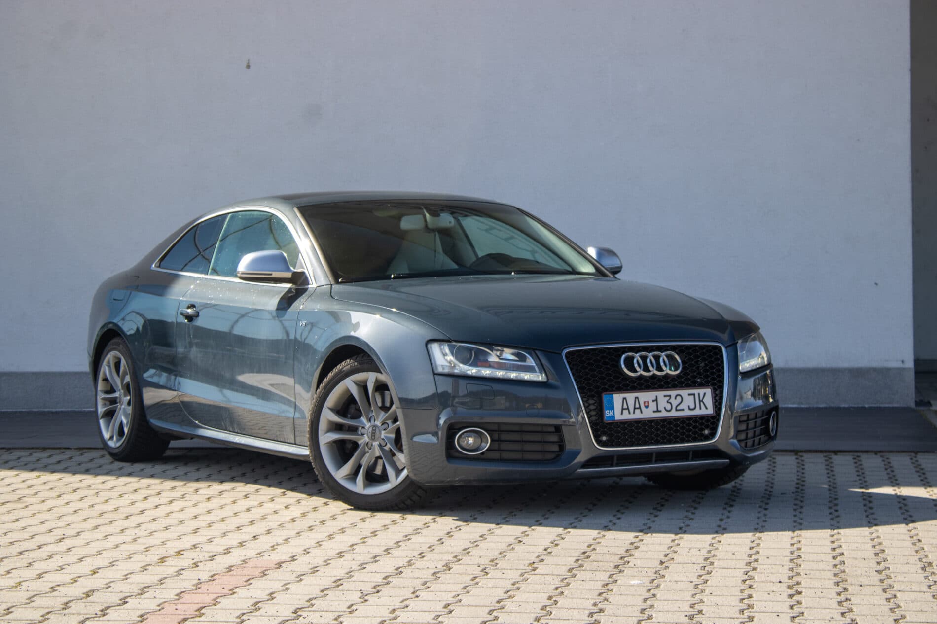 2008 AUDI S5, sivá kupé, 153 084 km