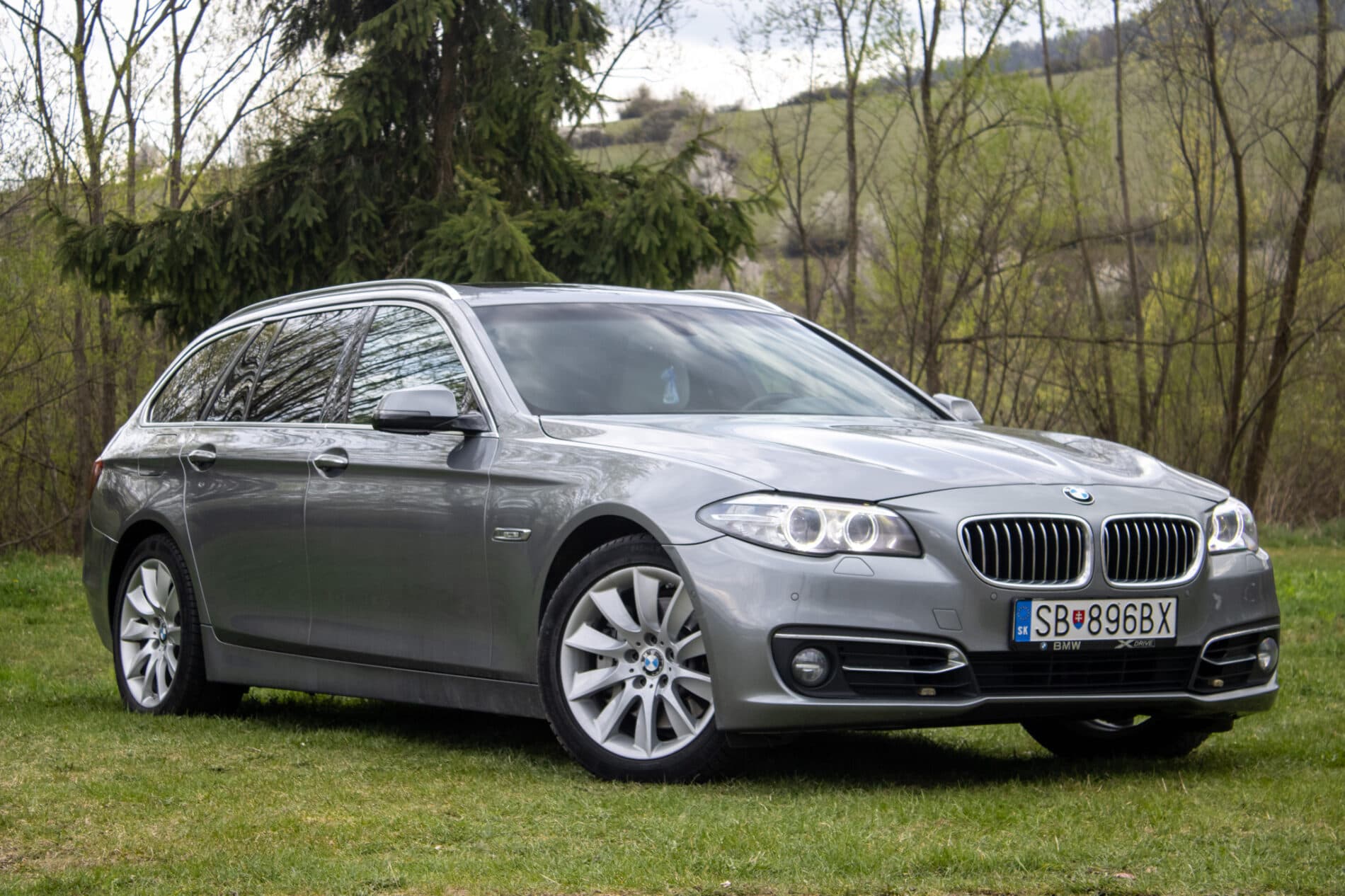 2014 BMW 530d, sivá kombi, 346 510 km