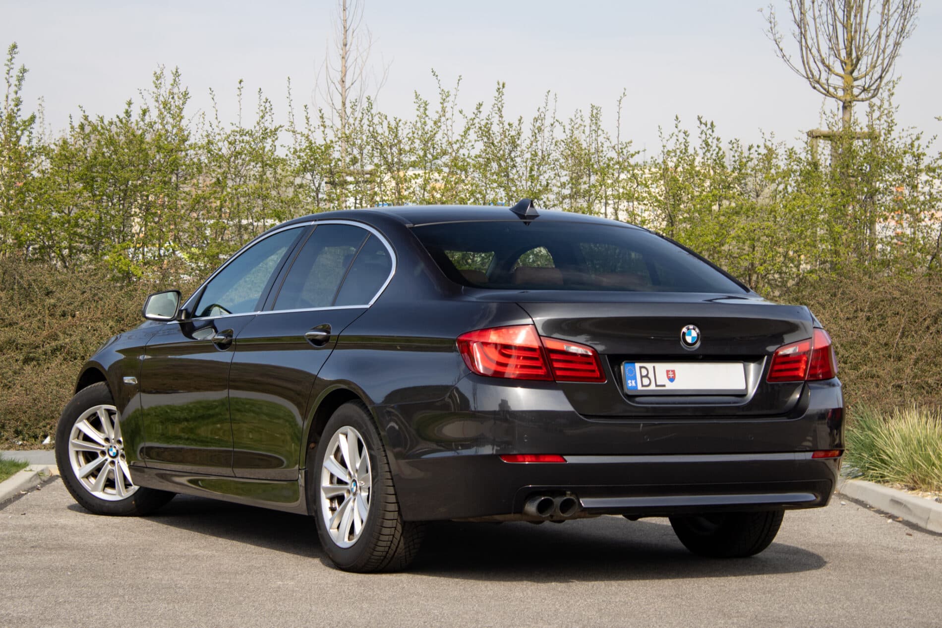 2013 BMW 528i, sivá sedan, 171 821 km
