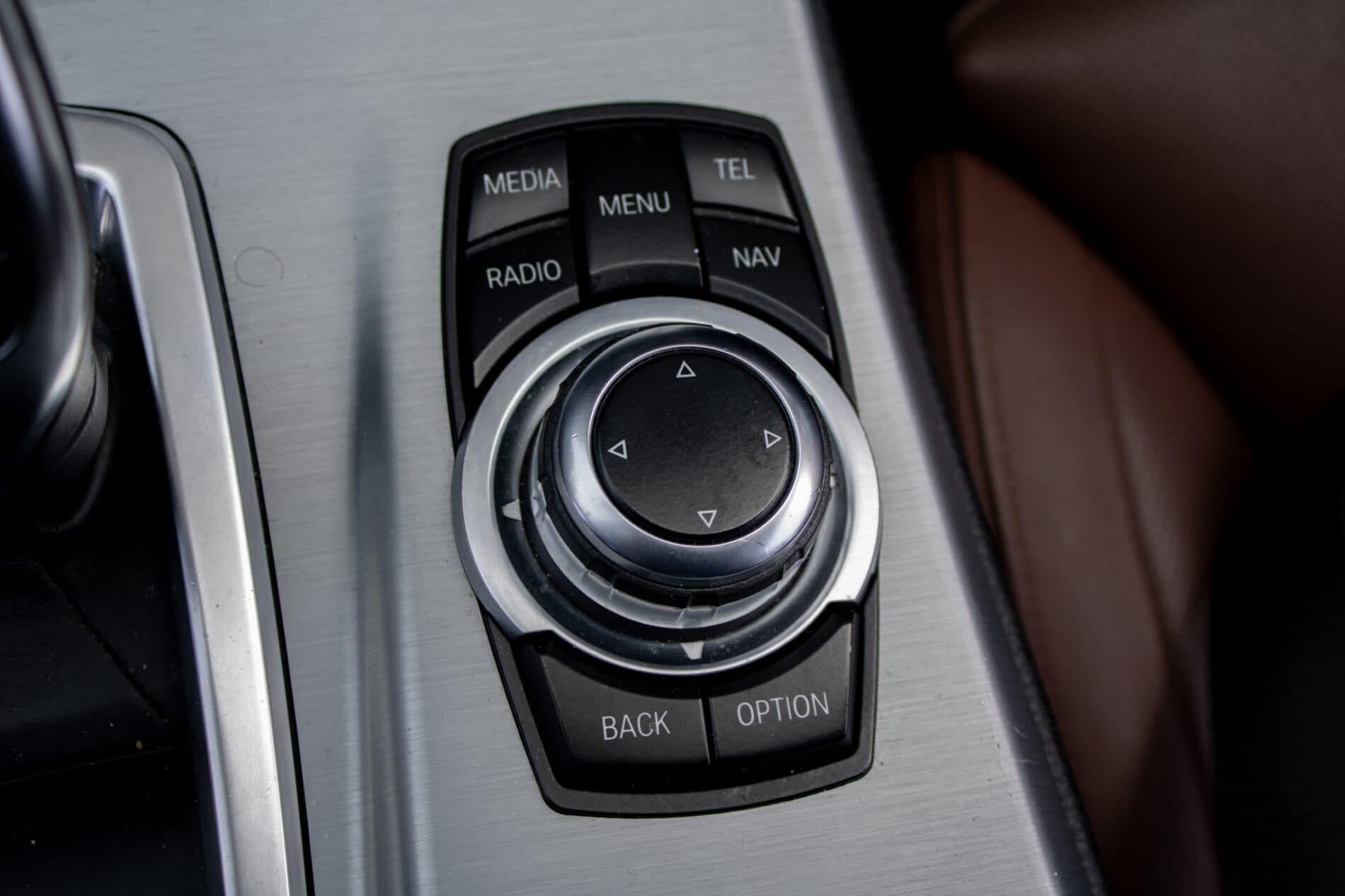 2013 BMW 528i, sivá sedan, 171 821 km