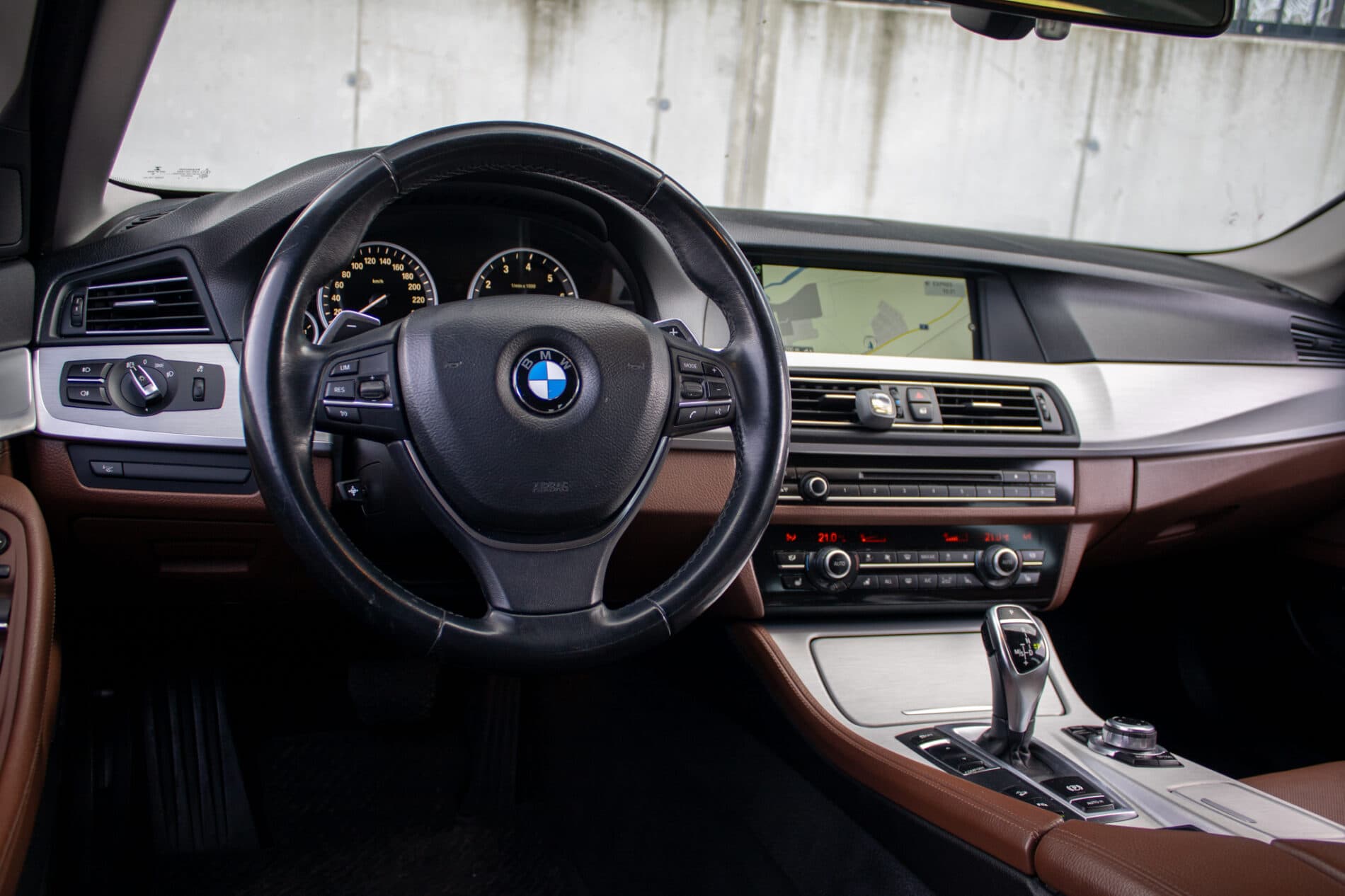 2013 BMW 528i, sivá sedan, 171 821 km
