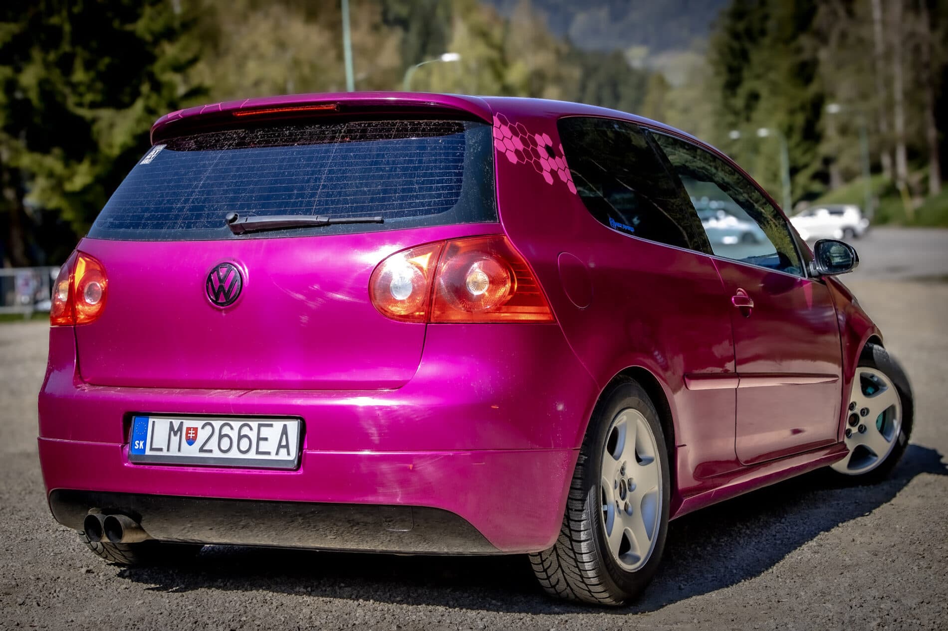 2005 Volkswagen Golf GTI, fialová hatchback, 262 667 km