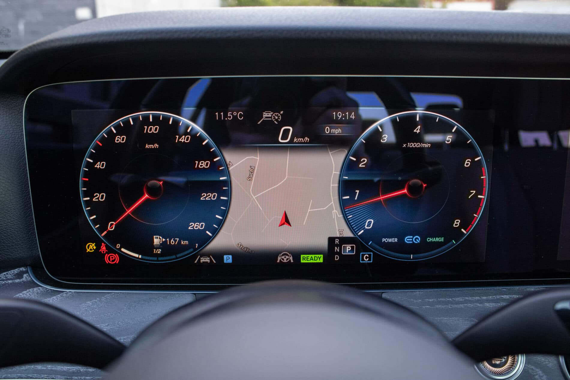 2021 Mercedes-Benz E 300, sivá sedan, 55 936 km