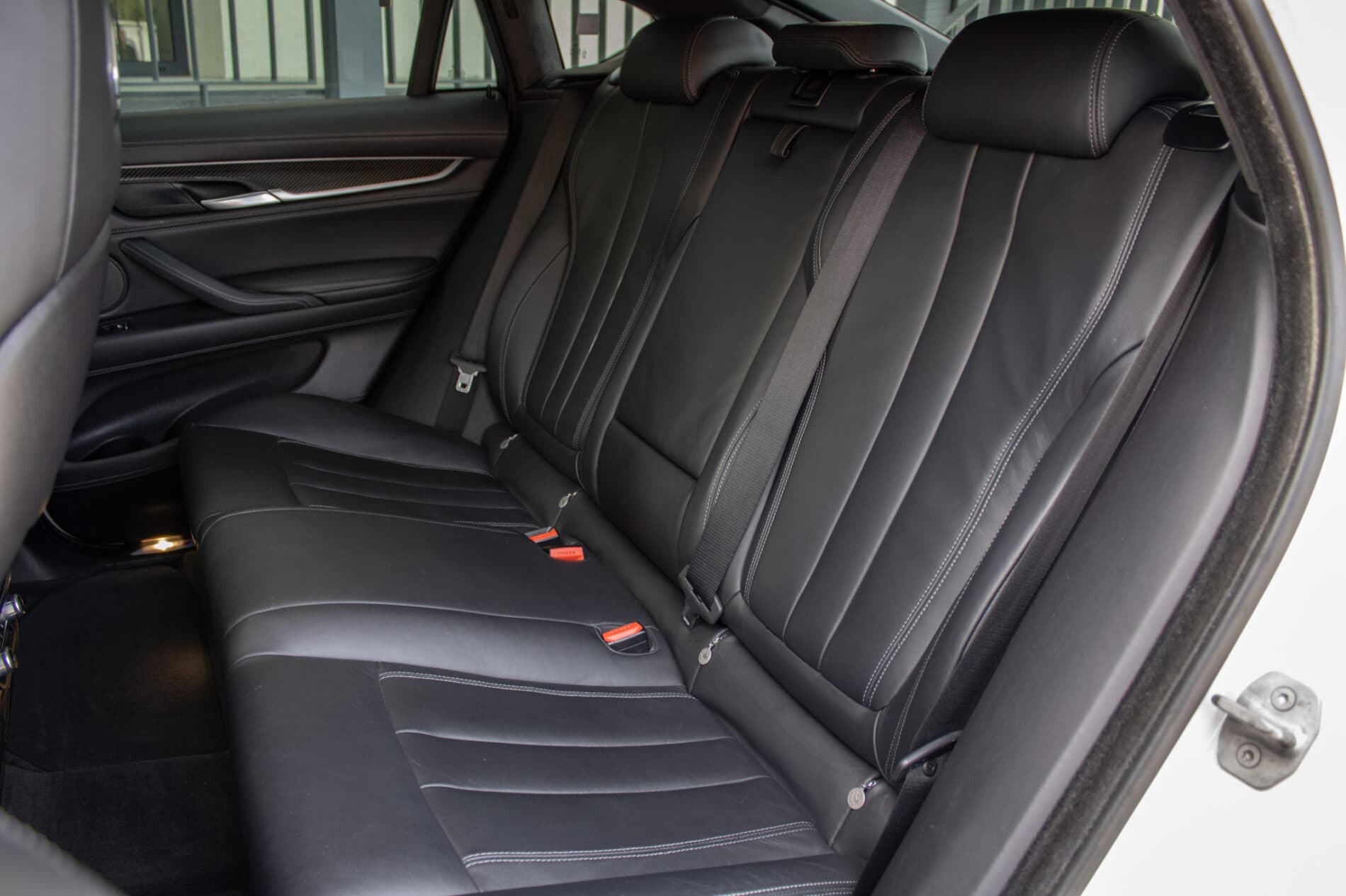 2016 BMW X6 M, biela suv, 227 553 km