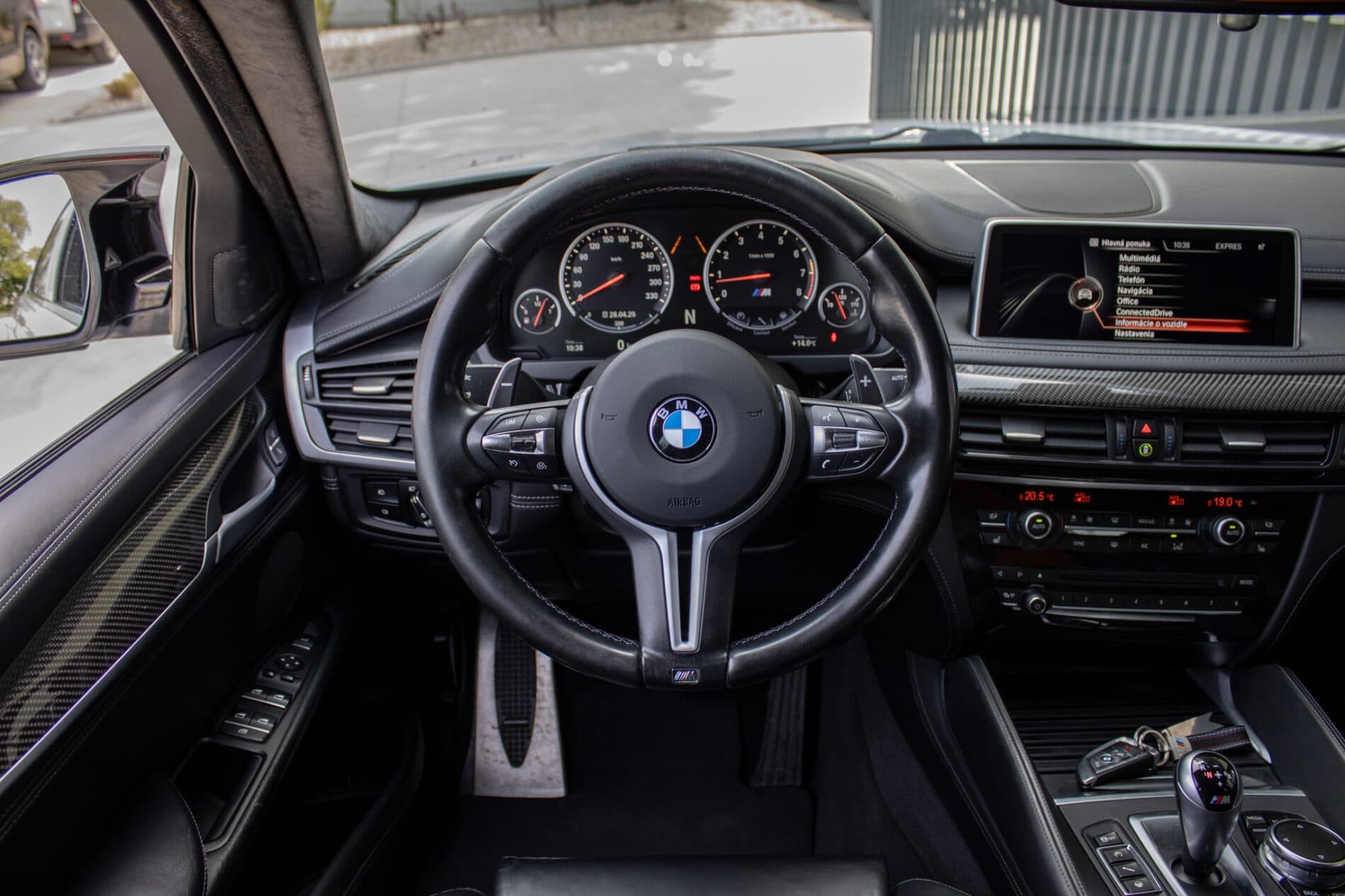 2016 BMW X6 M, biela suv, 227 553 km