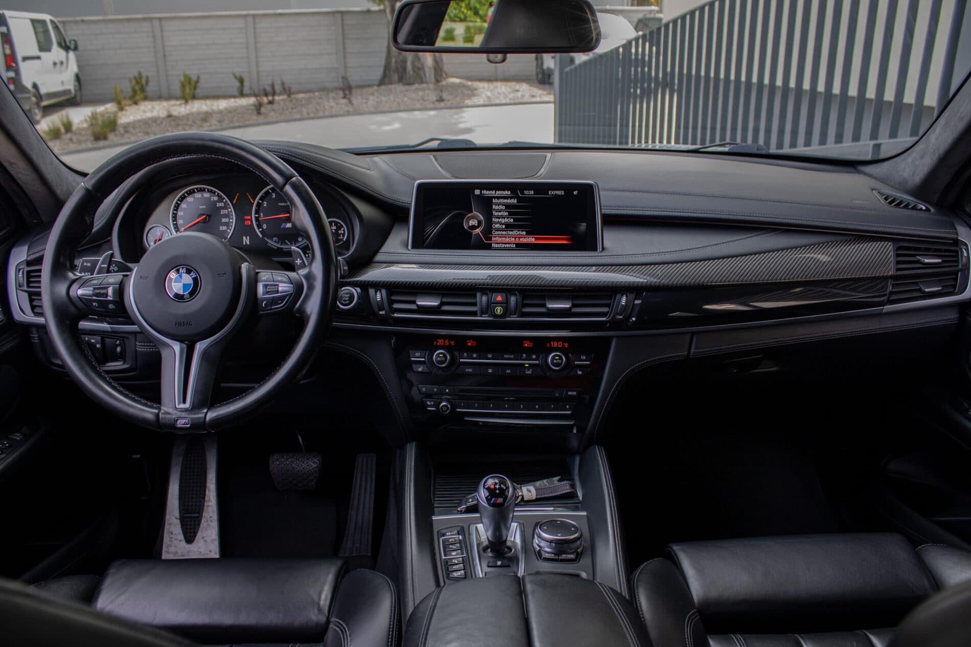 2016 BMW X6 M, biela suv, 227 553 km