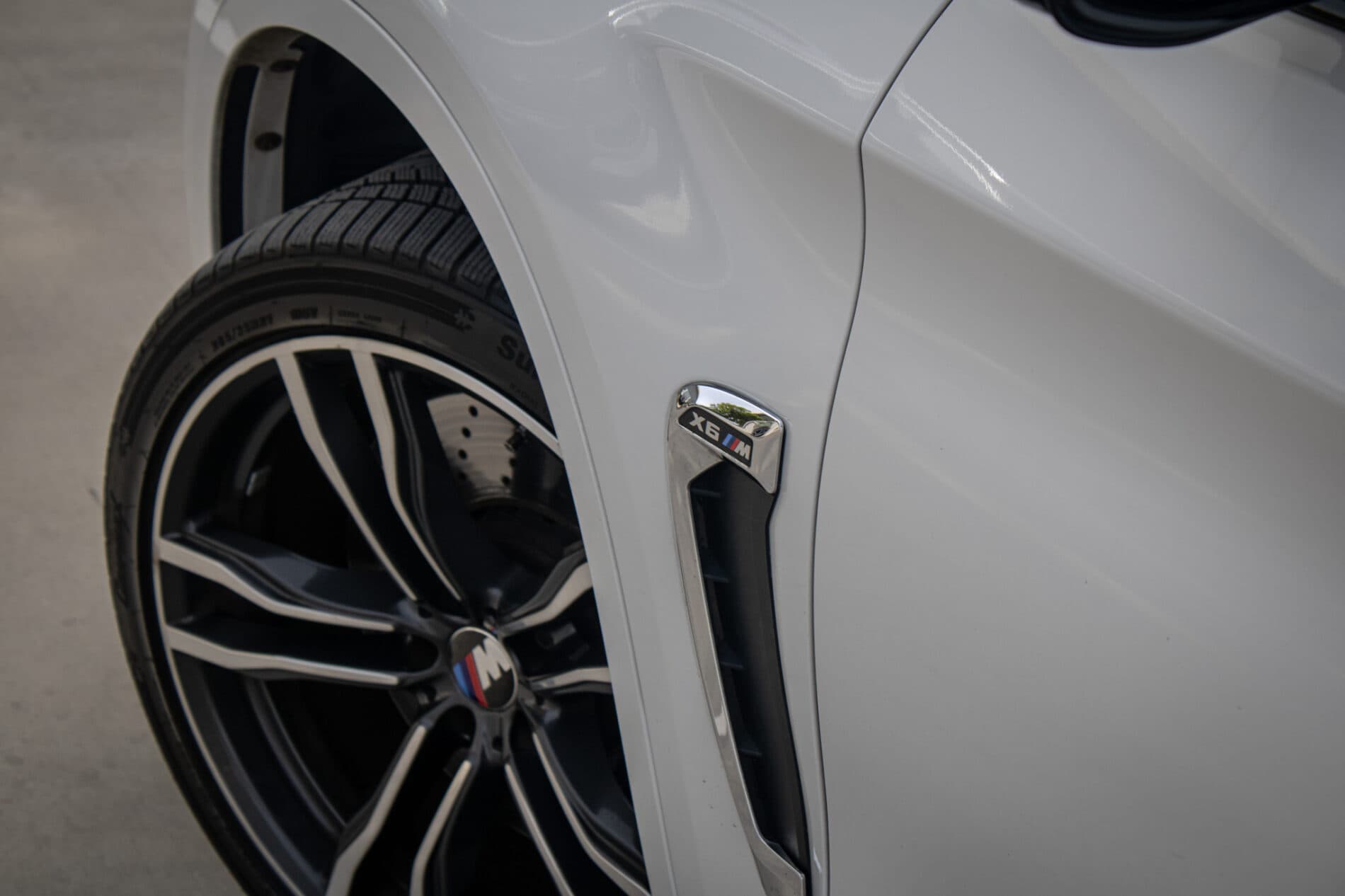 2016 BMW X6 M, biela suv, 227 553 km