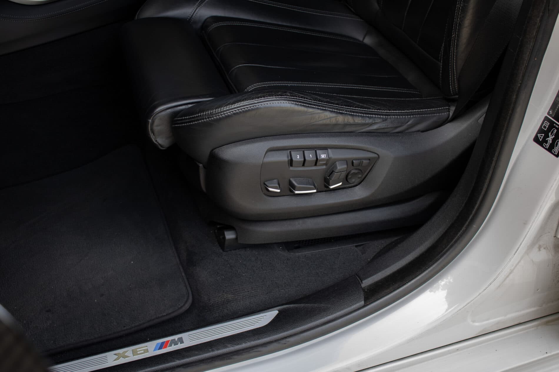 2016 BMW X6 M, biela suv, 227 553 km