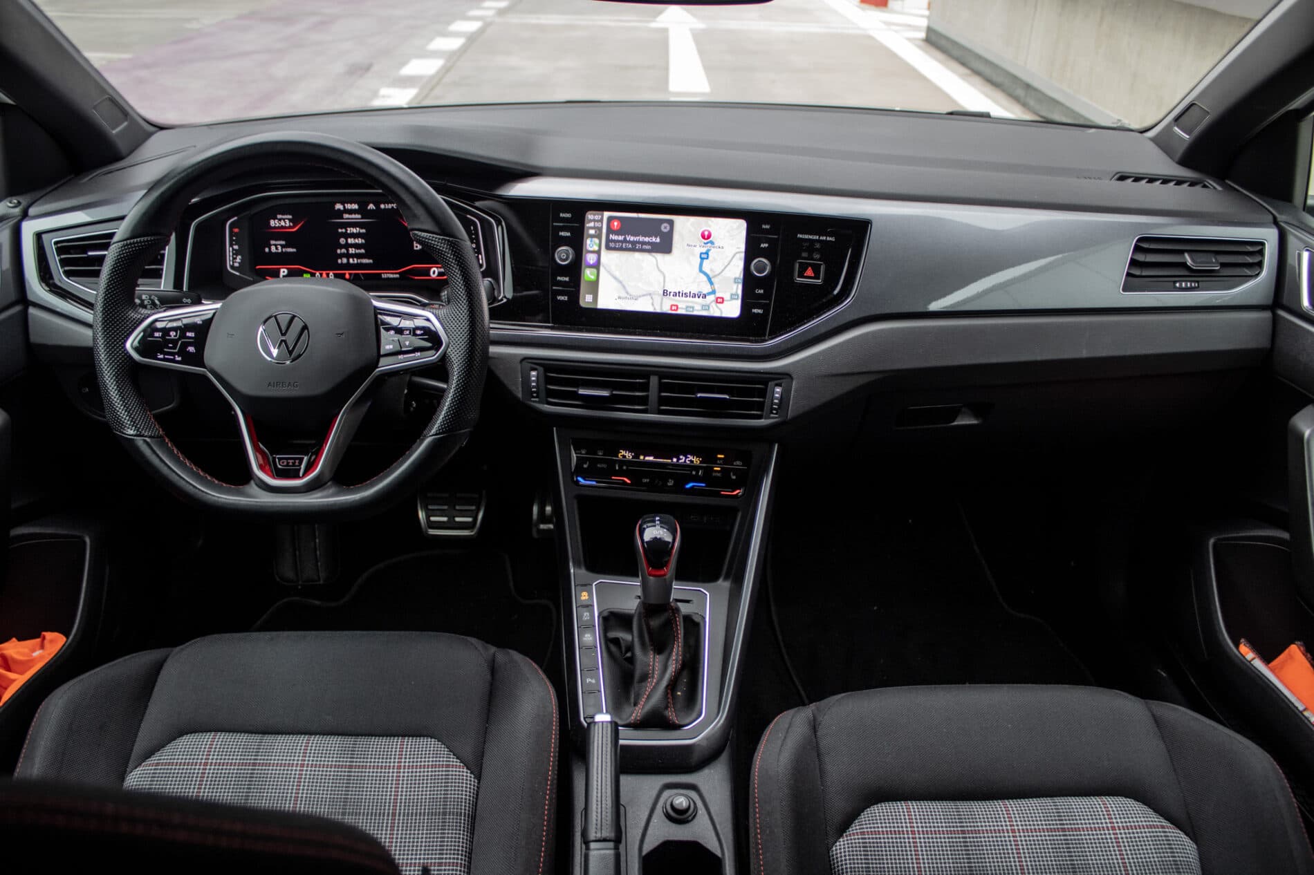 2022 Volkswagen Polo GTI, biela hatchback, 53 706 km