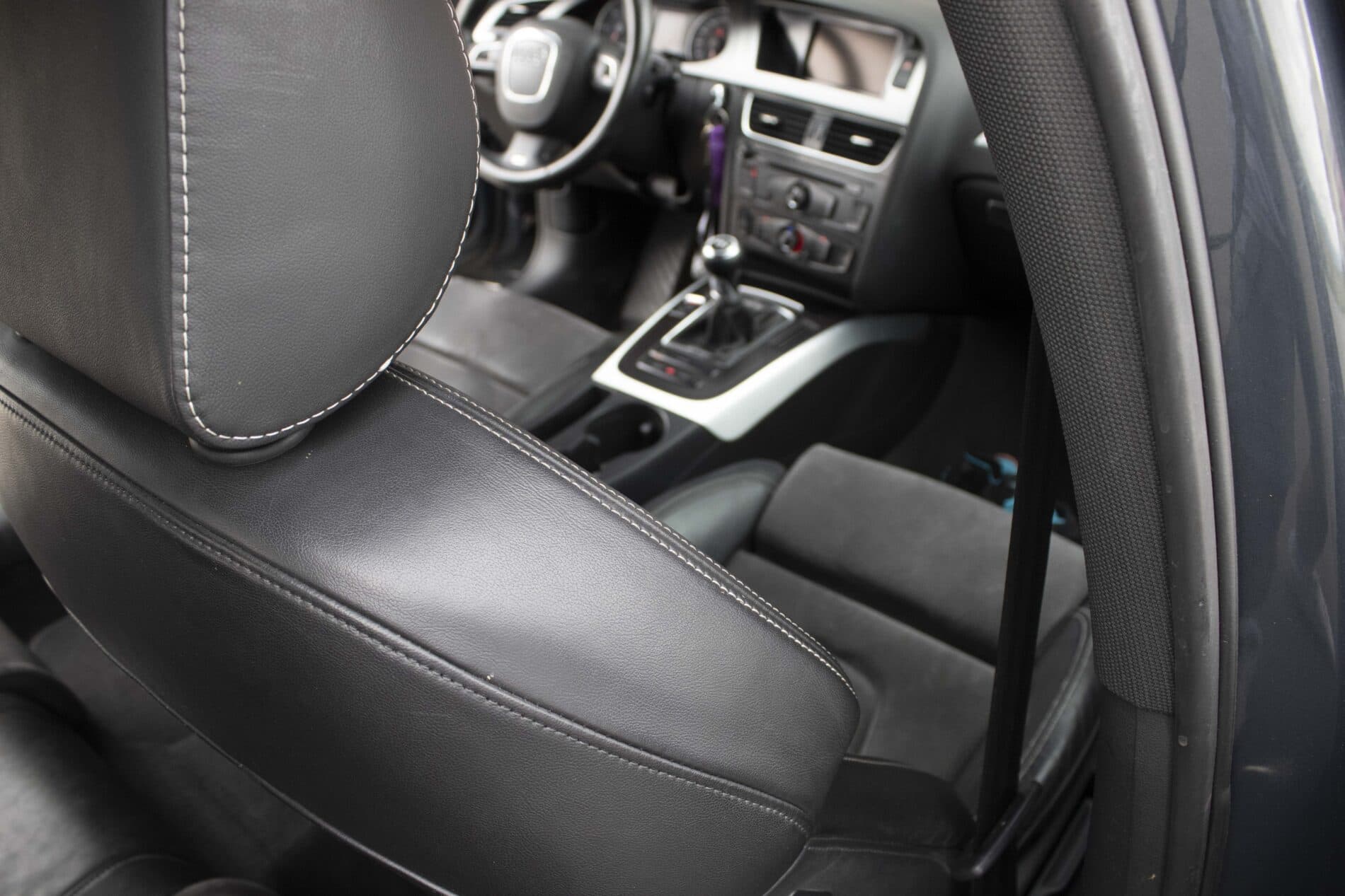 2009 AUDI A4, sivá kombi, 385 605 km