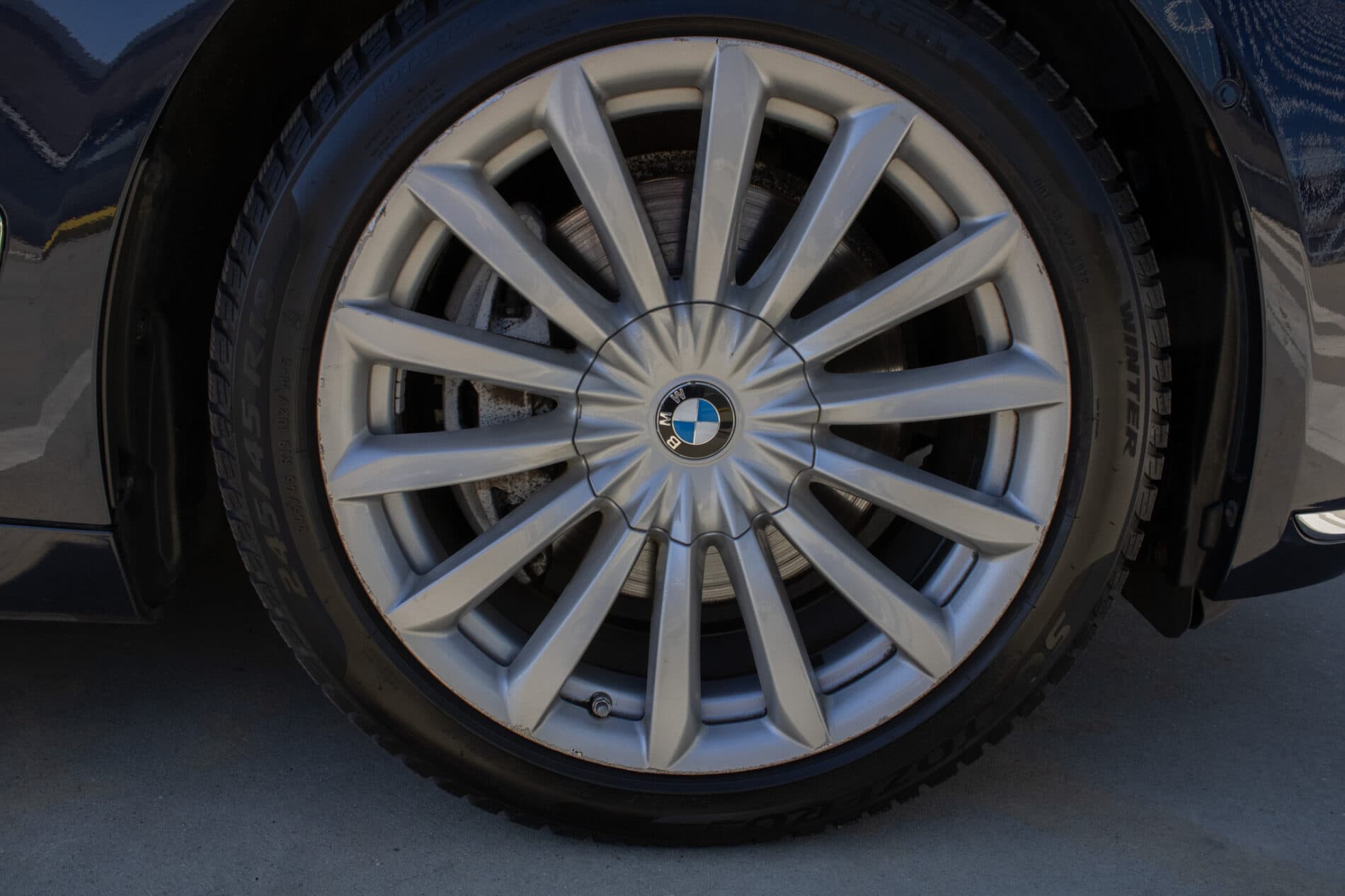 2016 BMW 740d, modrá sedan, 157 369 km