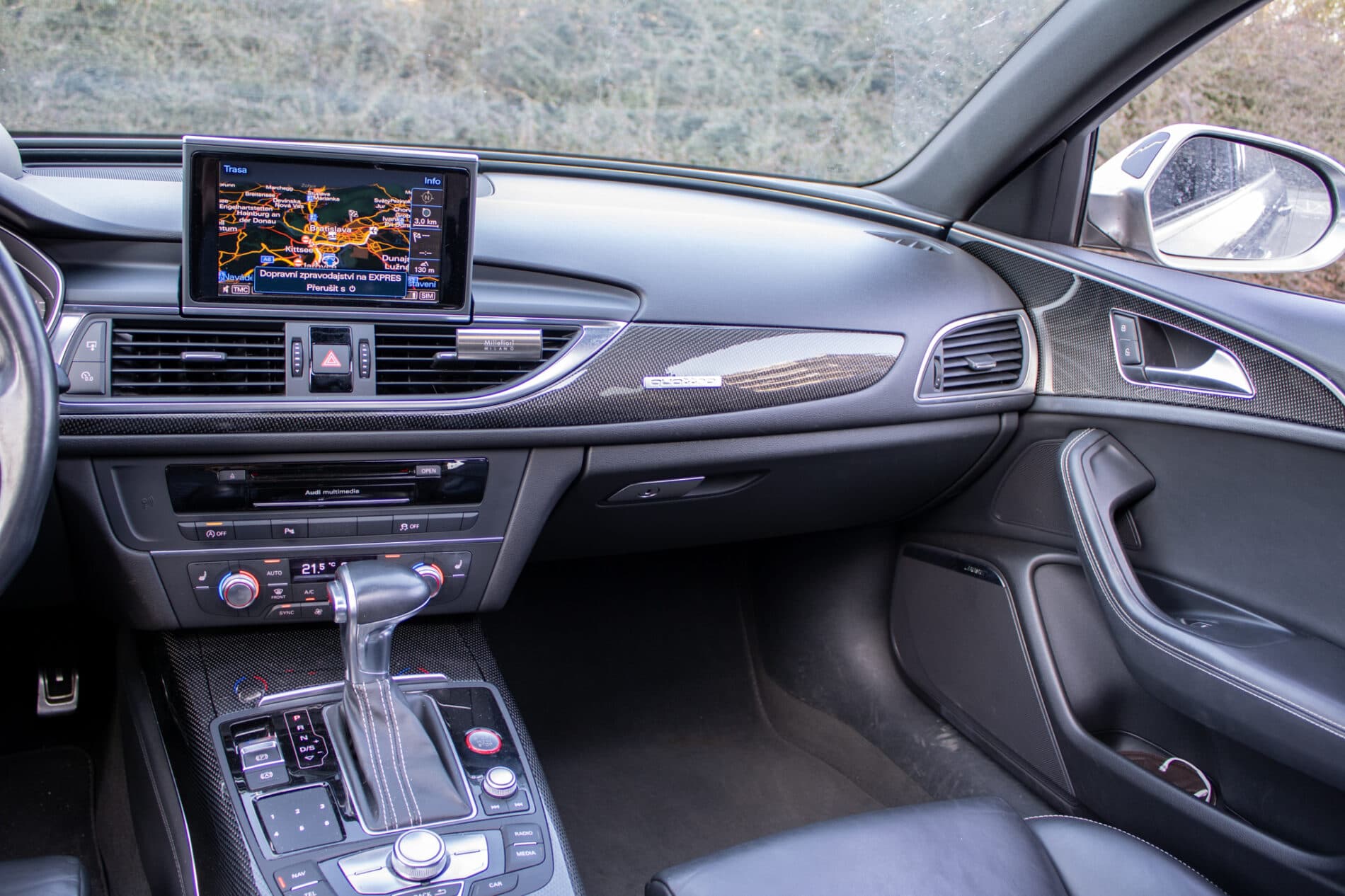 2013 AUDI S6, modrá sedan, 163 590 km